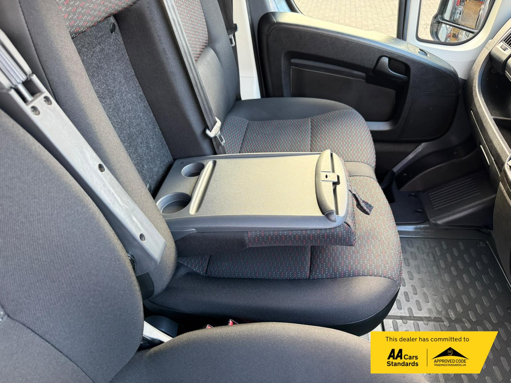 2022 Peugeot Boxer 2.2 BlueHDi 335 Professional Panel Van 5dr Diesel Manual L3 H2 Euro 6 (s/s) (140 ps) - Thumbnail 32