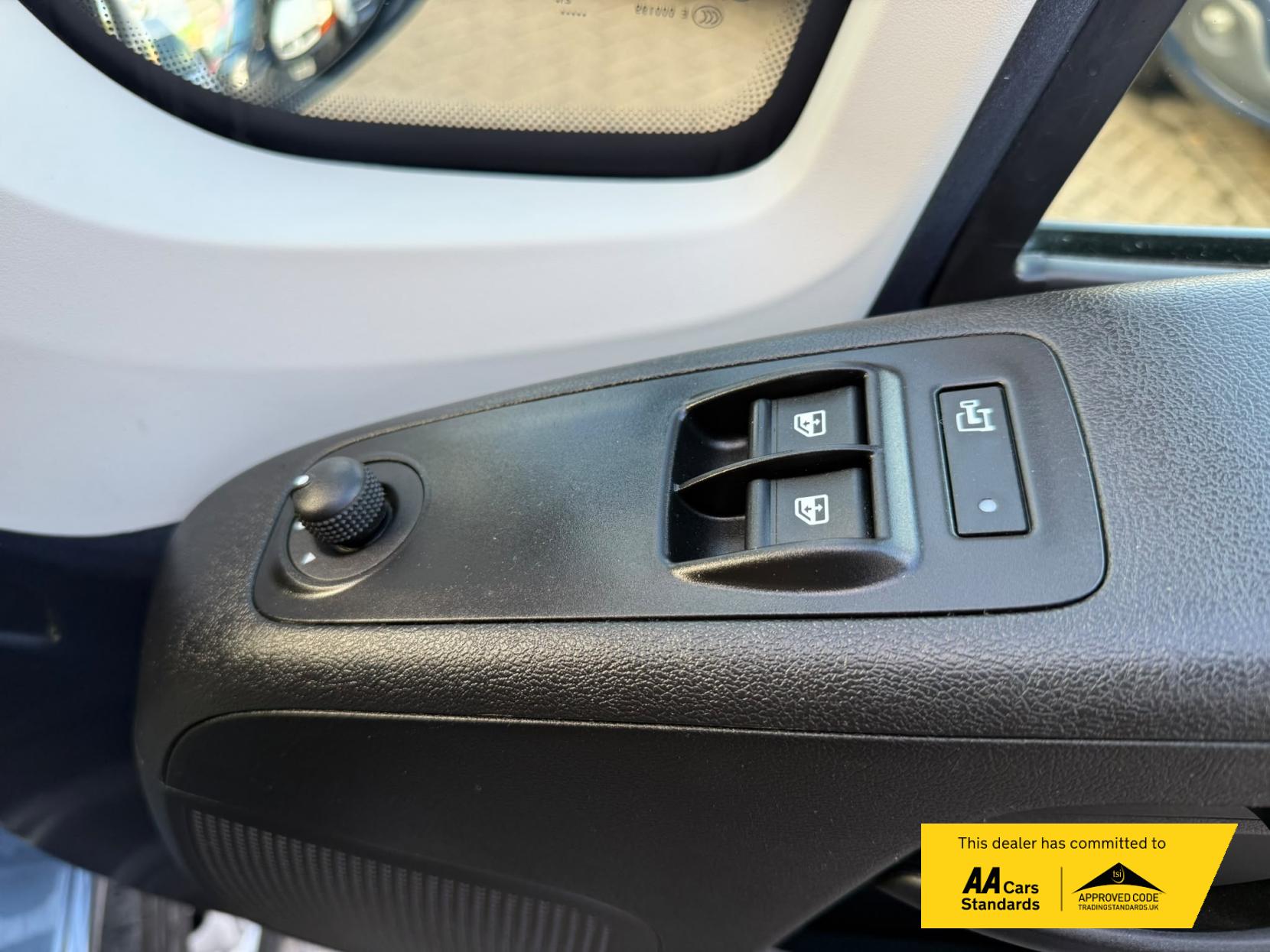 2022 Peugeot Boxer 2.2 BlueHDi 335 Professional Panel Van 5dr Diesel Manual L3 H2 Euro 6 (s/s) (140 ps) - Thumbnail 17