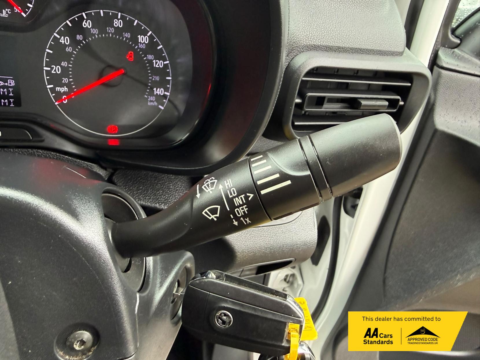 2020 Vauxhall Combo 1.6 Turbo D 2000 Edition Panel Van 4dr Diesel Manual L1 H1 Euro 6 (s/s) (100 ps) - Thumbnail 26