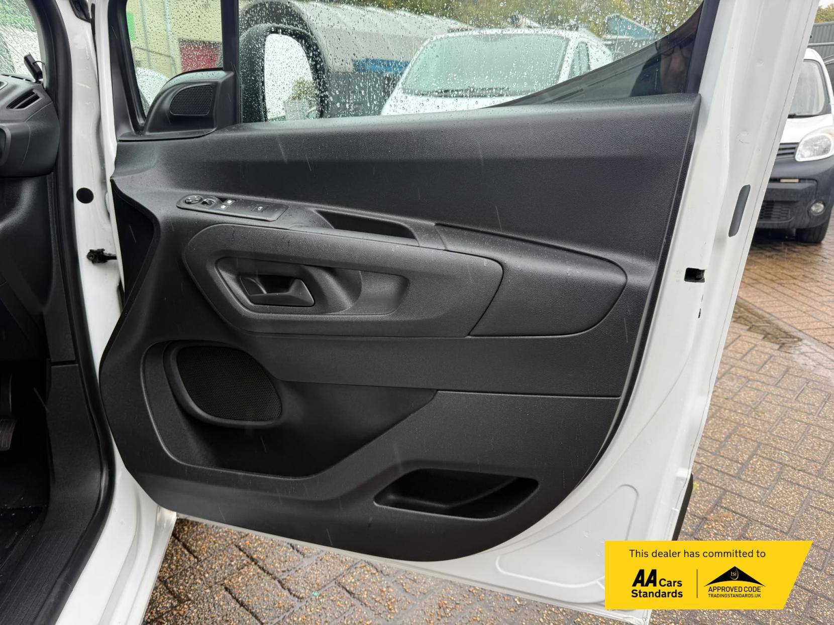 2020 Vauxhall Combo 1.6 Turbo D 2000 Edition Panel Van 4dr Diesel Manual L1 H1 Euro 6 (s/s) (100 ps) - Thumbnail 20
