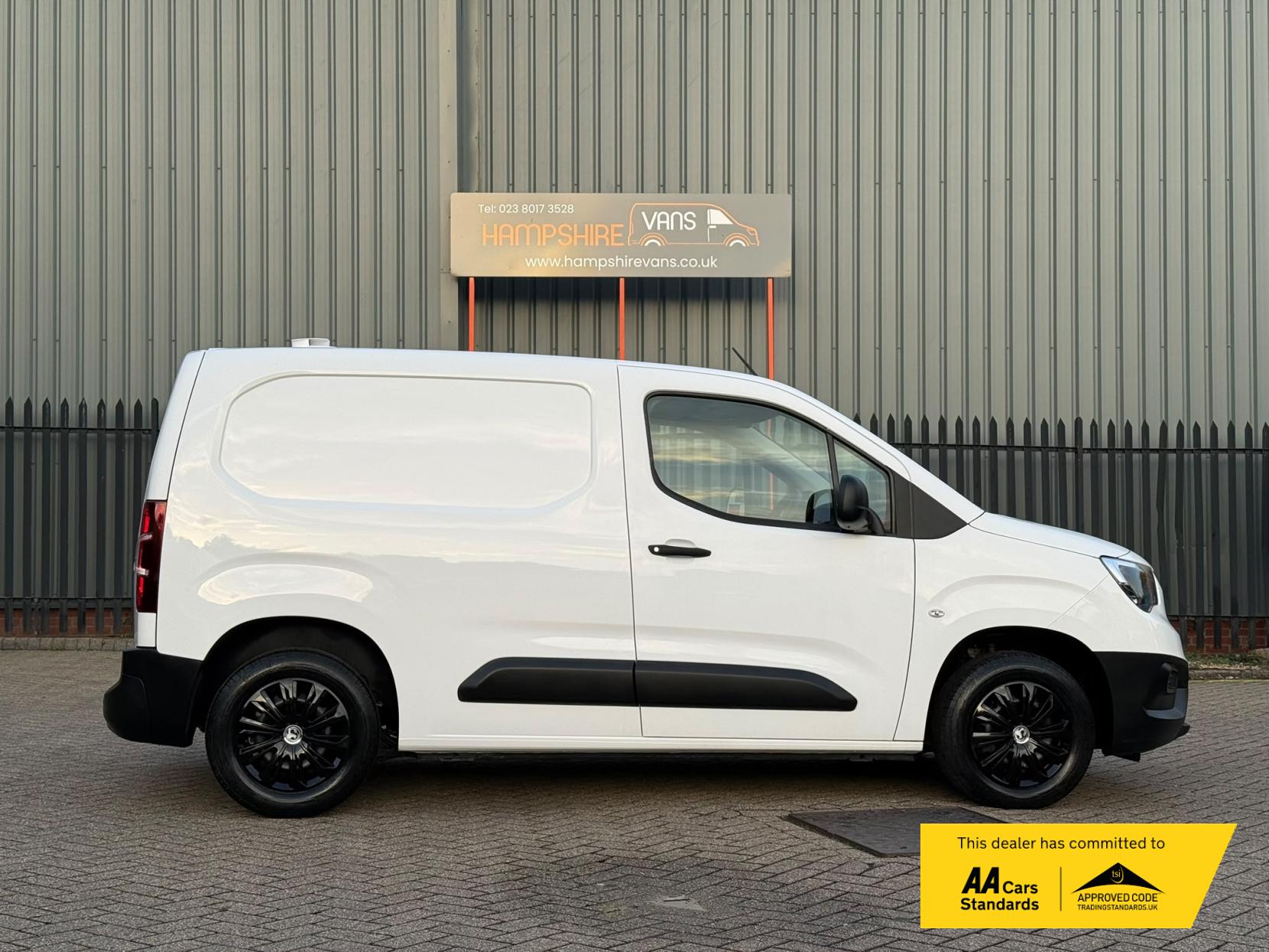 2020 Vauxhall Combo 1.6 Turbo D 2000 Edition Panel Van 4dr Diesel Manual L1 H1 Euro 6 (s/s) (100 ps) - Thumbnail 5