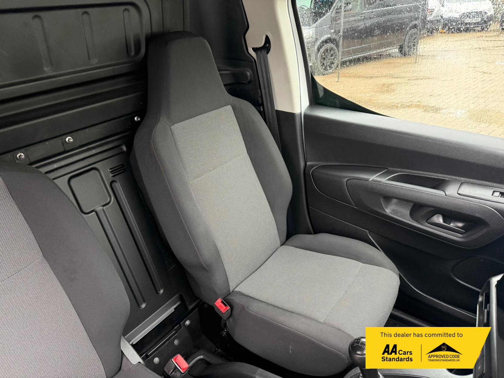 2020 Vauxhall Combo 1.6 Turbo D 2000 Edition Panel Van 4dr Diesel Manual L1 H1 Euro 6 (s/s) (100 ps) - Thumbnail 68