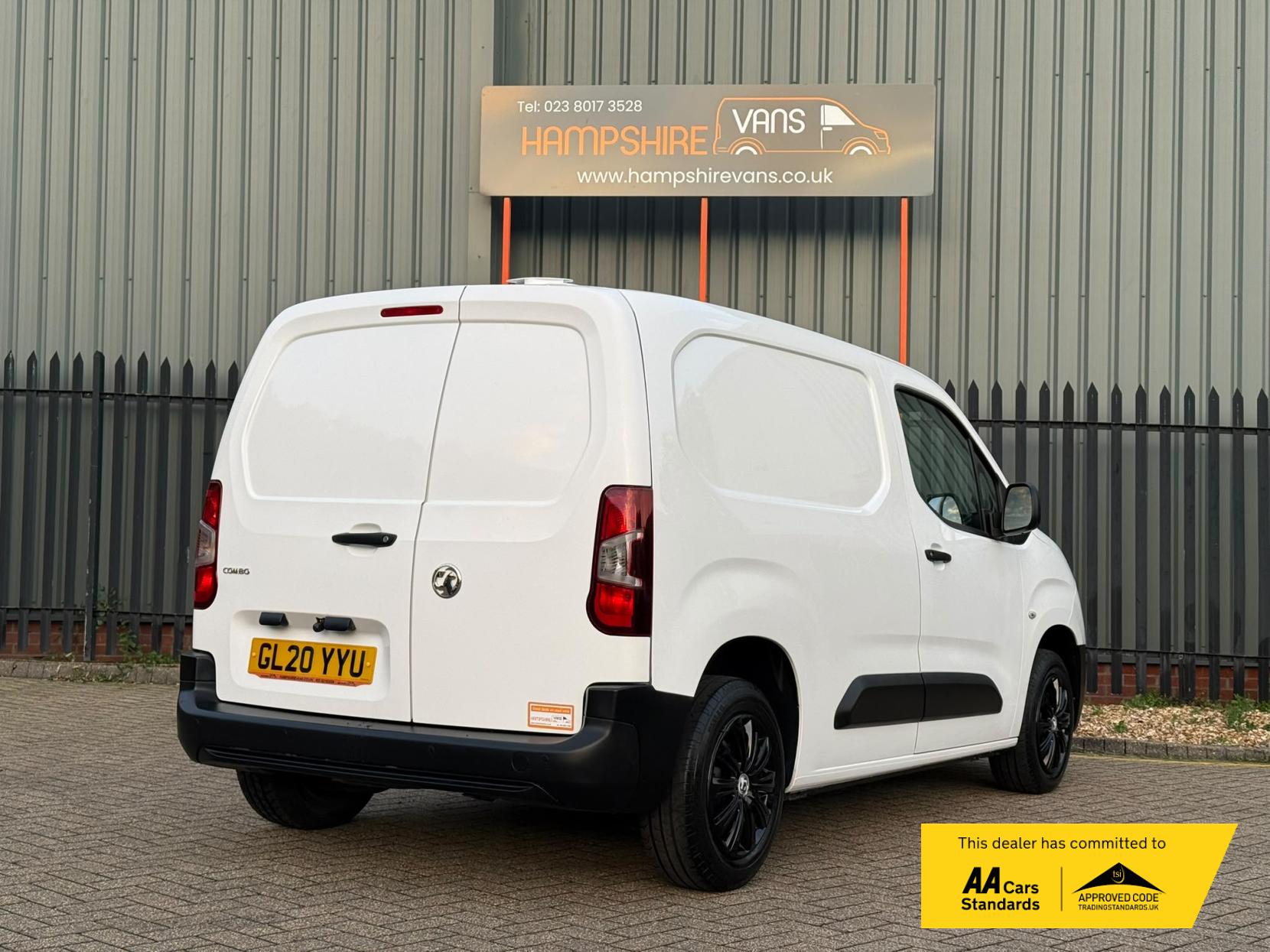 2020 Vauxhall Combo 1.6 Turbo D 2000 Edition Panel Van 4dr Diesel Manual L1 H1 Euro 6 (s/s) (100 ps) - Thumbnail 4