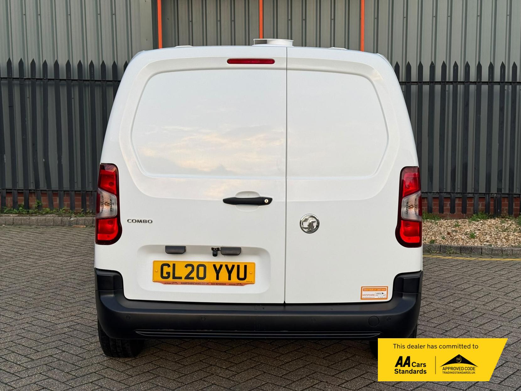 2020 Vauxhall Combo 1.6 Turbo D 2000 Edition Panel Van 4dr Diesel Manual L1 H1 Euro 6 (s/s) (100 ps) - Thumbnail 8