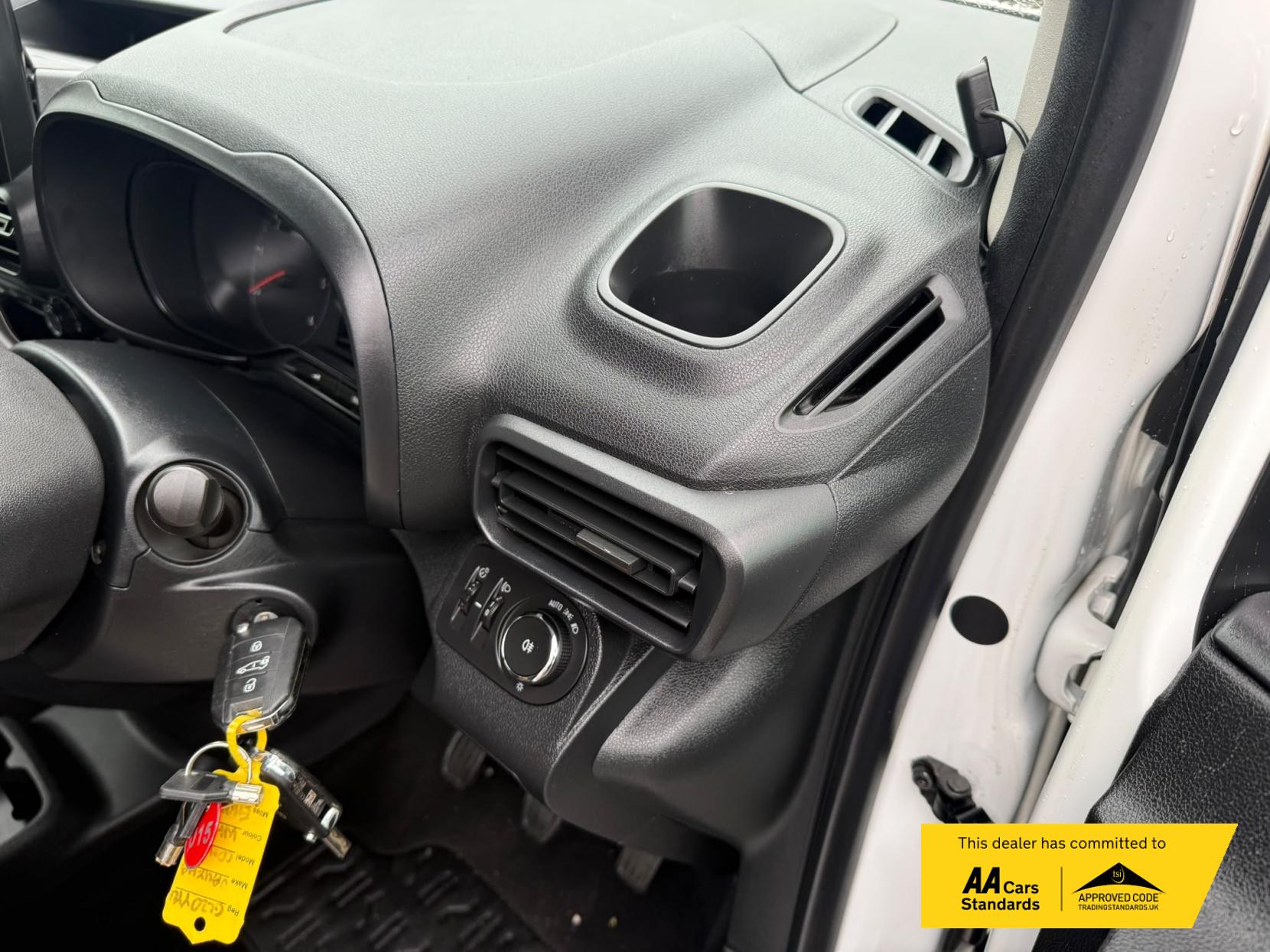 2020 Vauxhall Combo 1.6 Turbo D 2000 Edition Panel Van 4dr Diesel Manual L1 H1 Euro 6 (s/s) (100 ps) - Thumbnail 22