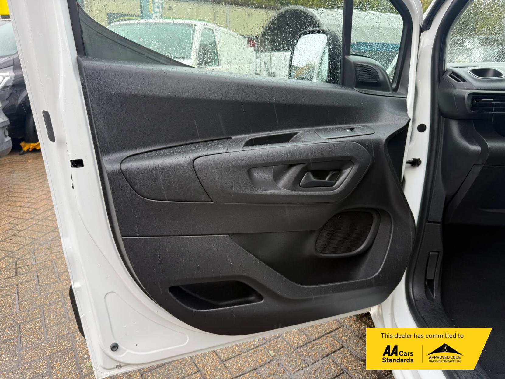2020 Vauxhall Combo 1.6 Turbo D 2000 Edition Panel Van 4dr Diesel Manual L1 H1 Euro 6 (s/s) (100 ps) - Thumbnail 75