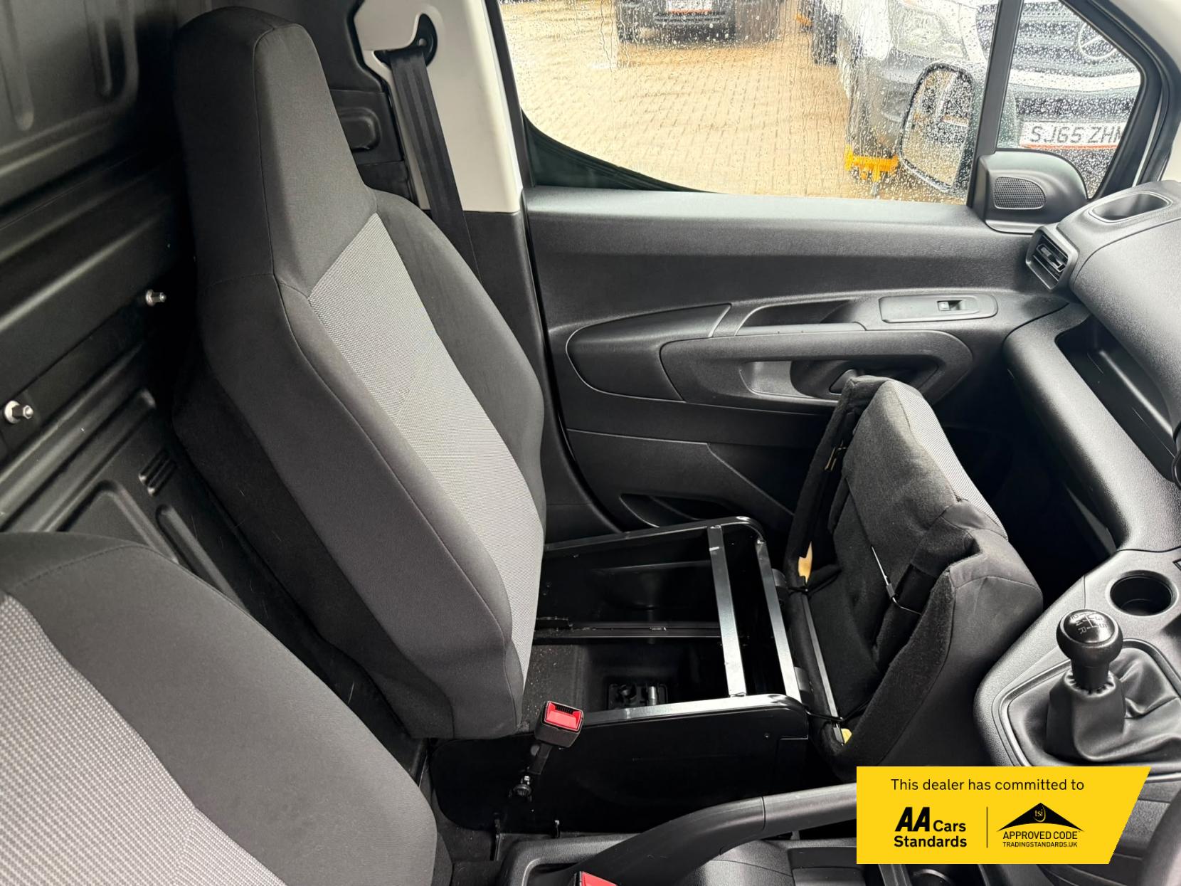 2020 Vauxhall Combo 1.6 Turbo D 2000 Edition Panel Van 4dr Diesel Manual L1 H1 Euro 6 (s/s) (100 ps) - Thumbnail 67