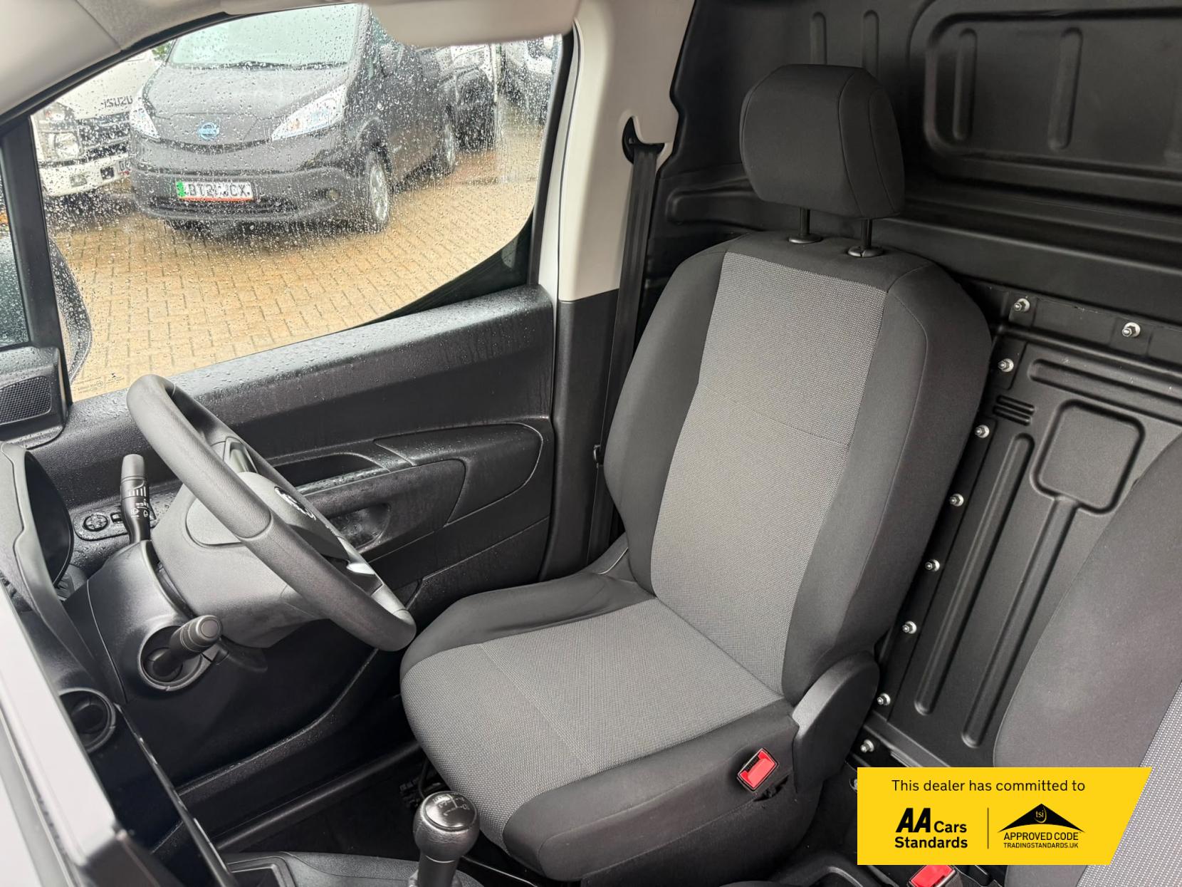 2020 Vauxhall Combo 1.6 Turbo D 2000 Edition Panel Van 4dr Diesel Manual L1 H1 Euro 6 (s/s) (100 ps) - Thumbnail 77