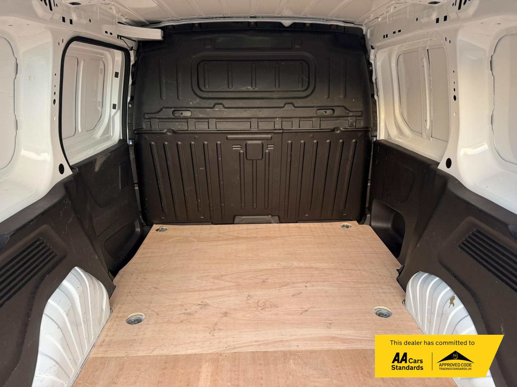 2020 Vauxhall Combo 1.6 Turbo D 2000 Edition Panel Van 4dr Diesel Manual L1 H1 Euro 6 (s/s) (100 ps) - Thumbnail 12