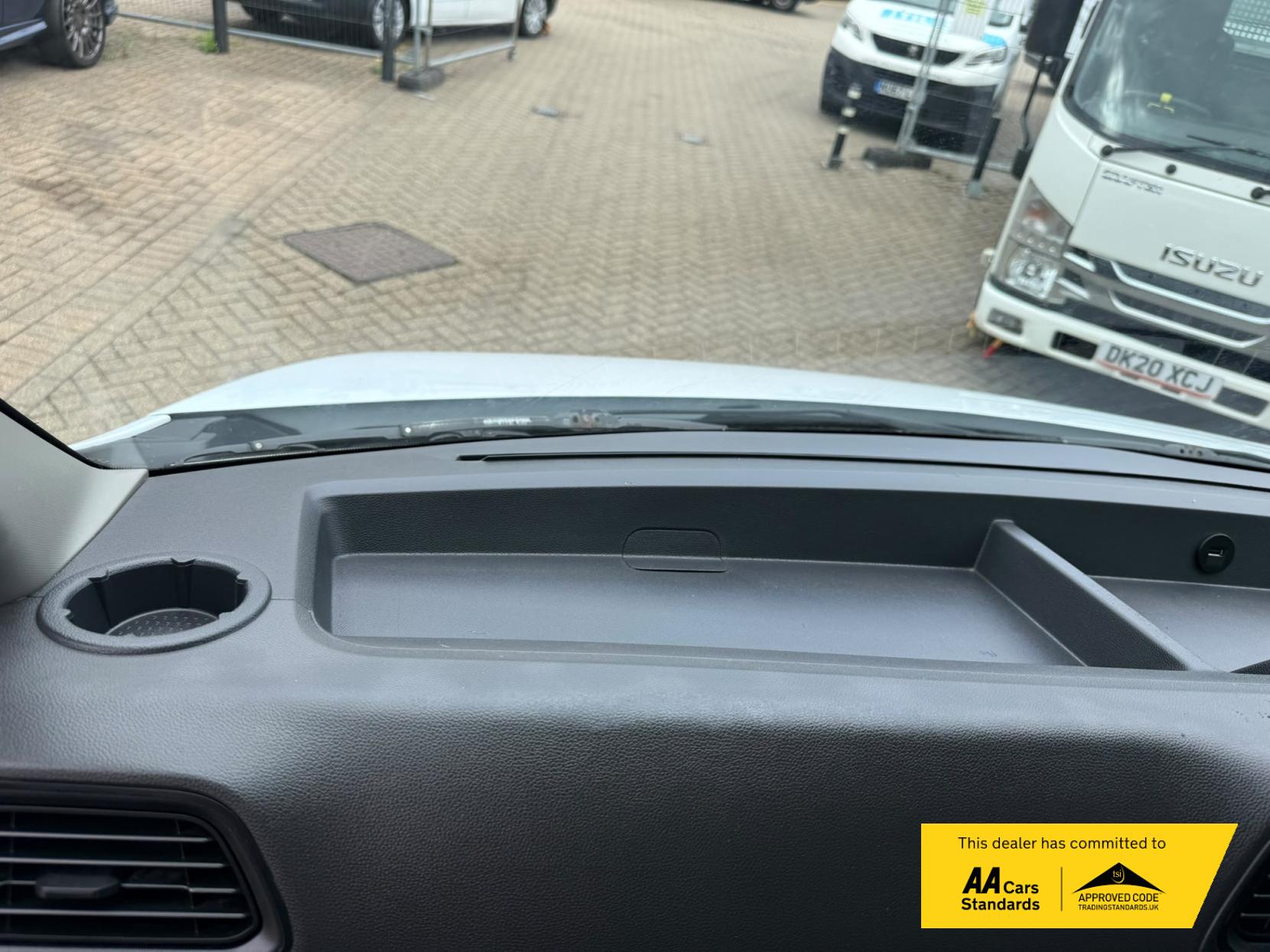 2020 Renault Master 2.3 dCi 35 Business Tipper 2dr Diesel Manual FWD LWB Euro 6 (Aluminium, Tool Box) (135 ps) - Thumbnail 39