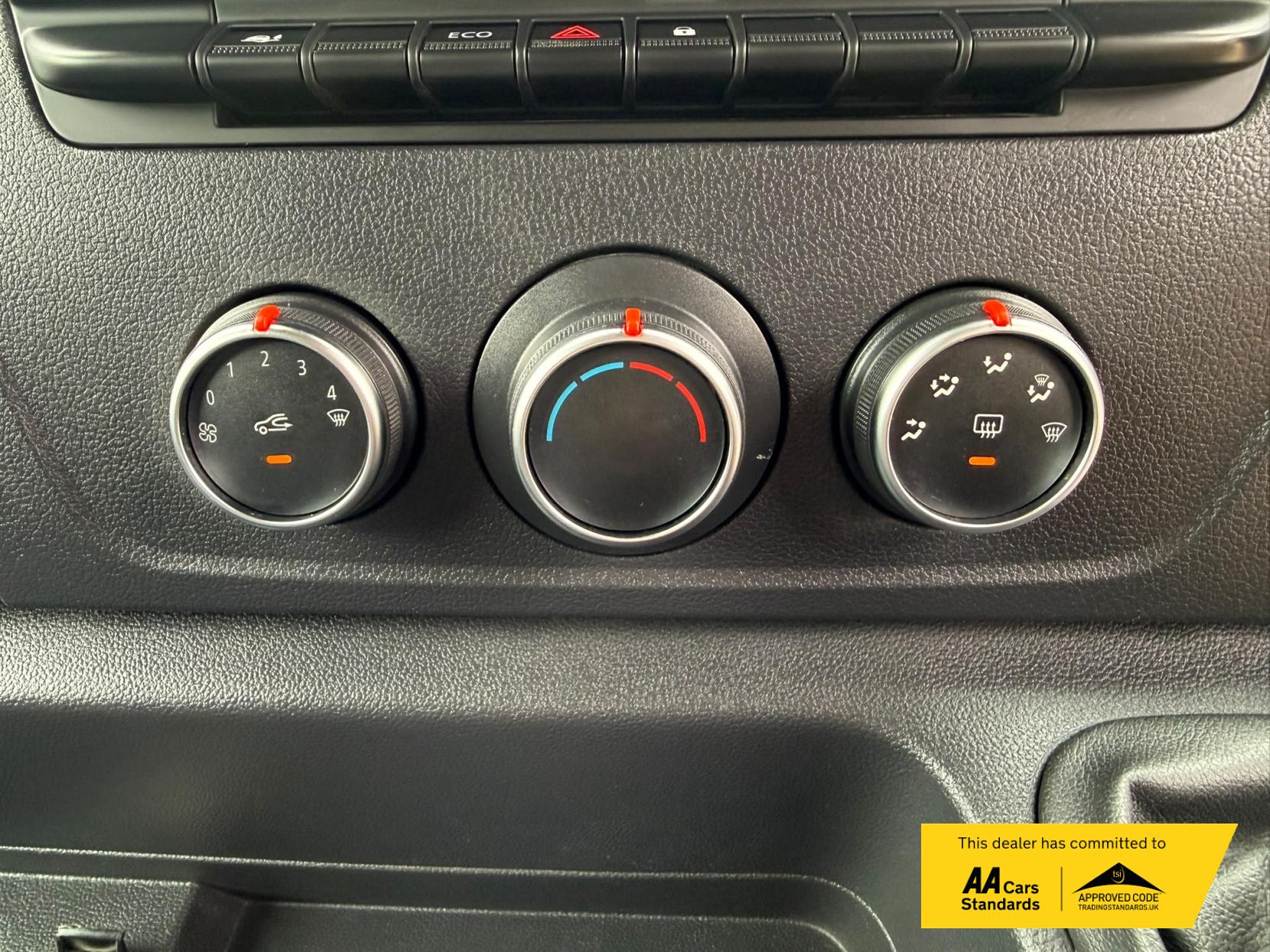 2020 Renault Master 2.3 dCi 35 Business Tipper 2dr Diesel Manual FWD LWB Euro 6 (Aluminium, Tool Box) (135 ps) - Thumbnail 43