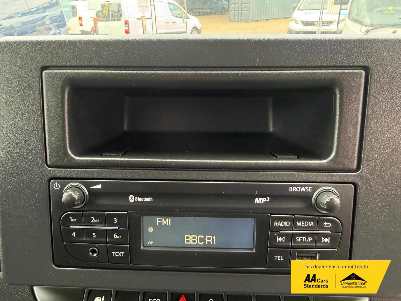 2020 Renault Master 2.3 dCi 35 Business Tipper 2dr Diesel Manual FWD LWB Euro 6 (Aluminium, Tool Box) (135 ps) - Thumbnail 38