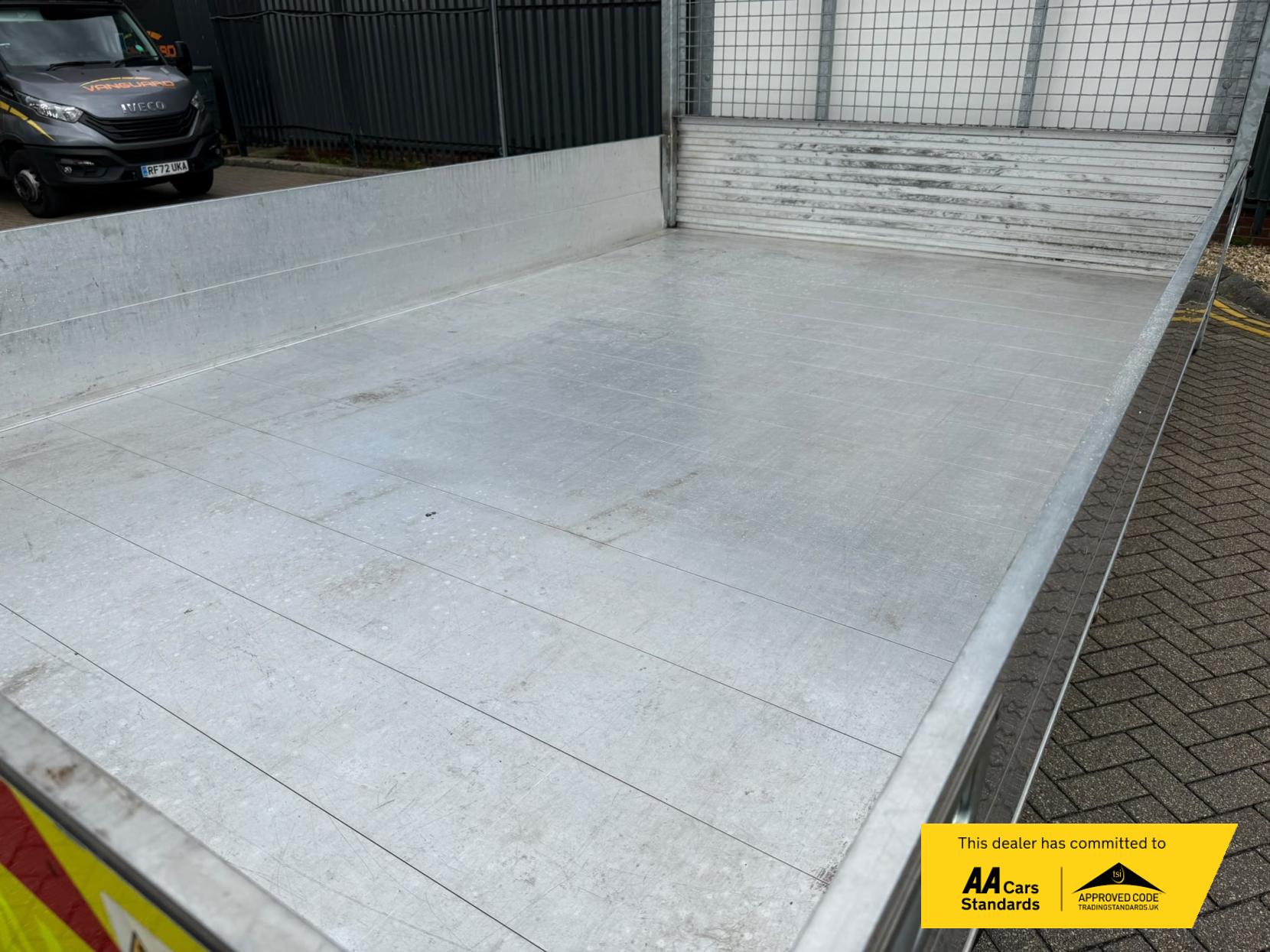 2020 Renault Master 2.3 dCi 35 Business Tipper 2dr Diesel Manual FWD LWB Euro 6 (Aluminium, Tool Box) (135 ps) - Thumbnail 23