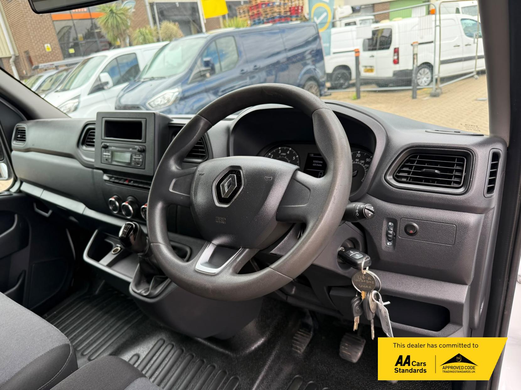 2020 Renault Master 2.3 dCi 35 Business Tipper 2dr Diesel Manual FWD LWB Euro 6 (Aluminium, Tool Box) (135 ps) - Thumbnail 54