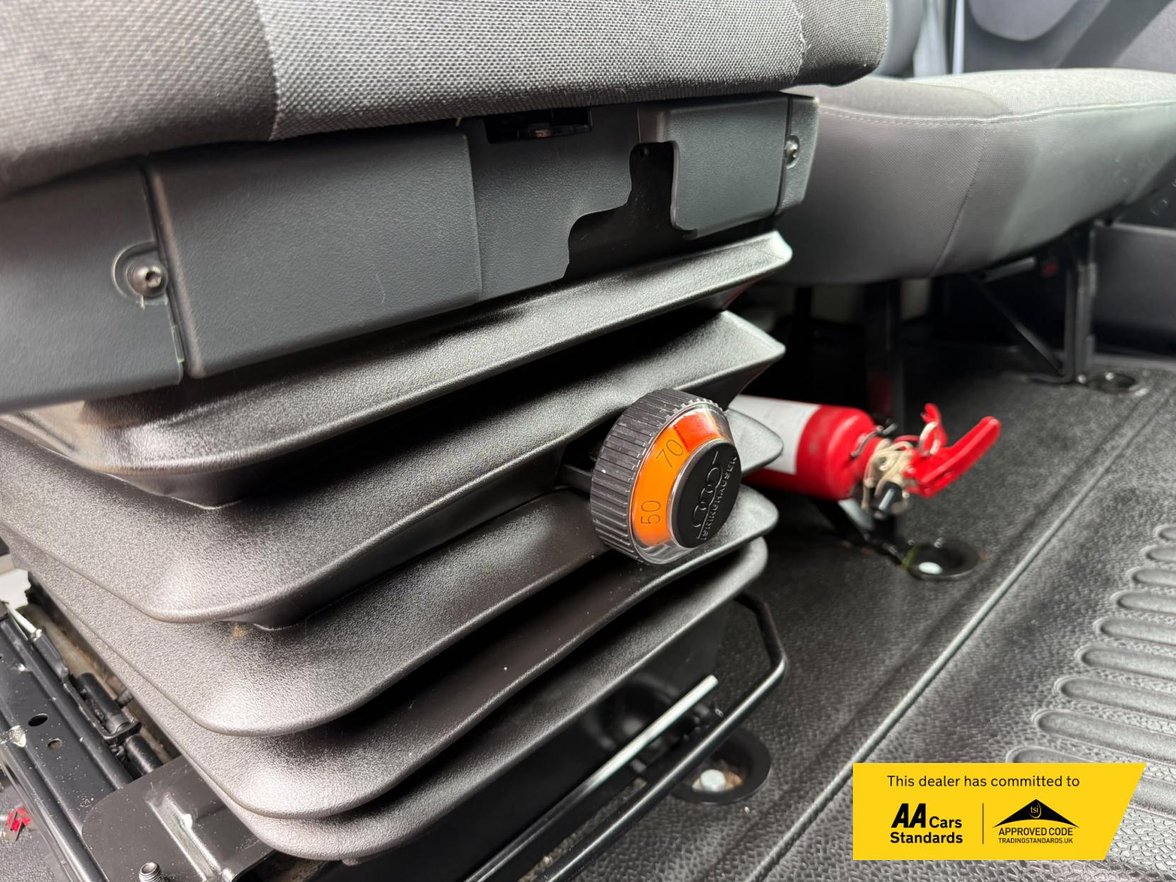 2020 Renault Master 2.3 dCi 35 Business Tipper 2dr Diesel Manual FWD LWB Euro 6 (Aluminium, Tool Box) (135 ps) - Thumbnail 30