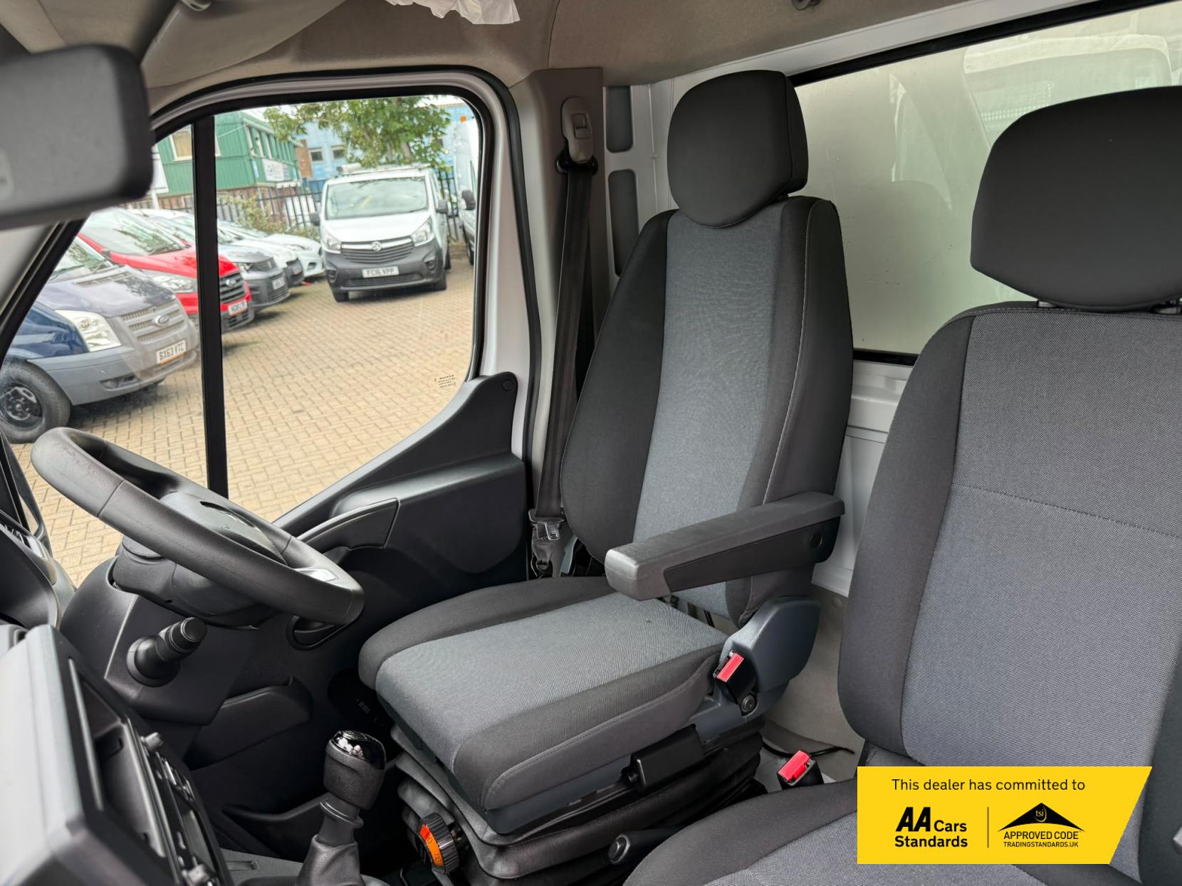 2020 Renault Master 2.3 dCi 35 Business Tipper 2dr Diesel Manual FWD LWB Euro 6 (Aluminium, Tool Box) (135 ps) - Thumbnail 28