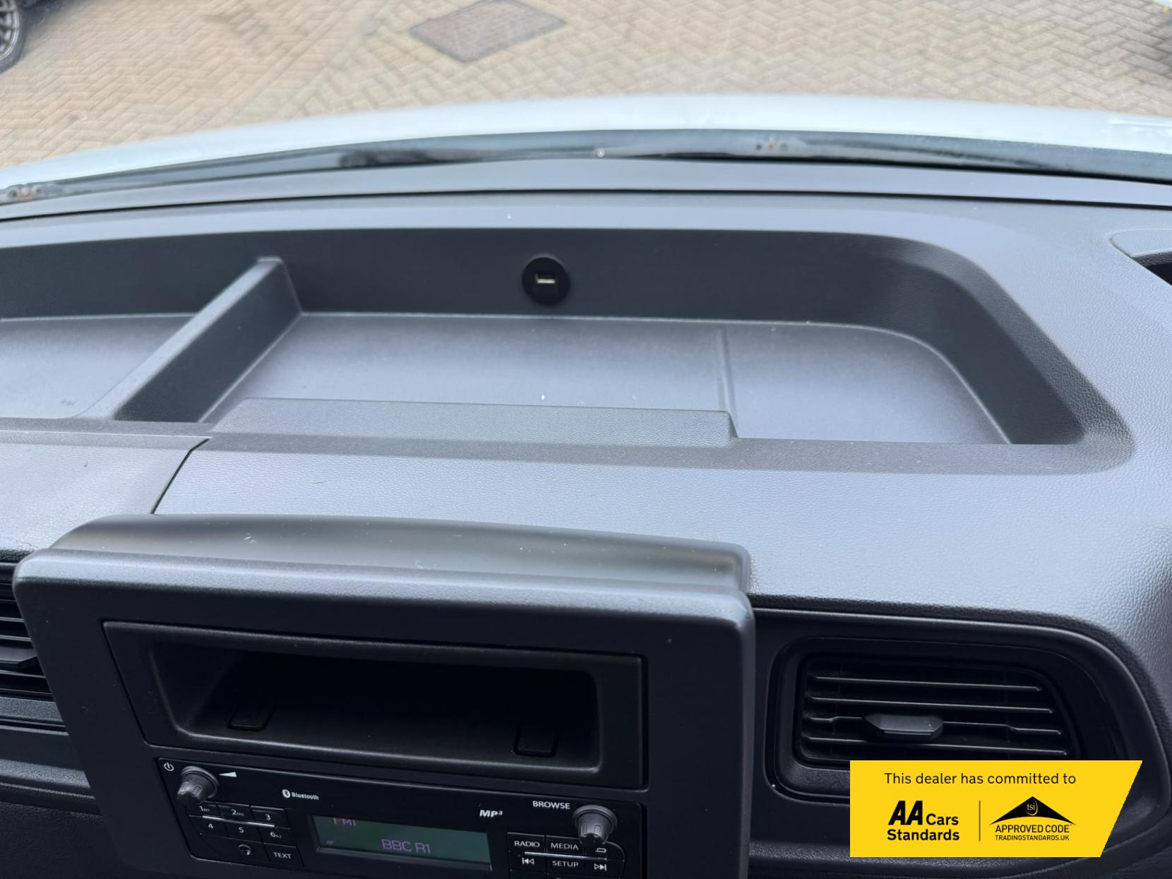2020 Renault Master 2.3 dCi 35 Business Tipper 2dr Diesel Manual FWD LWB Euro 6 (Aluminium, Tool Box) (135 ps) - Thumbnail 40