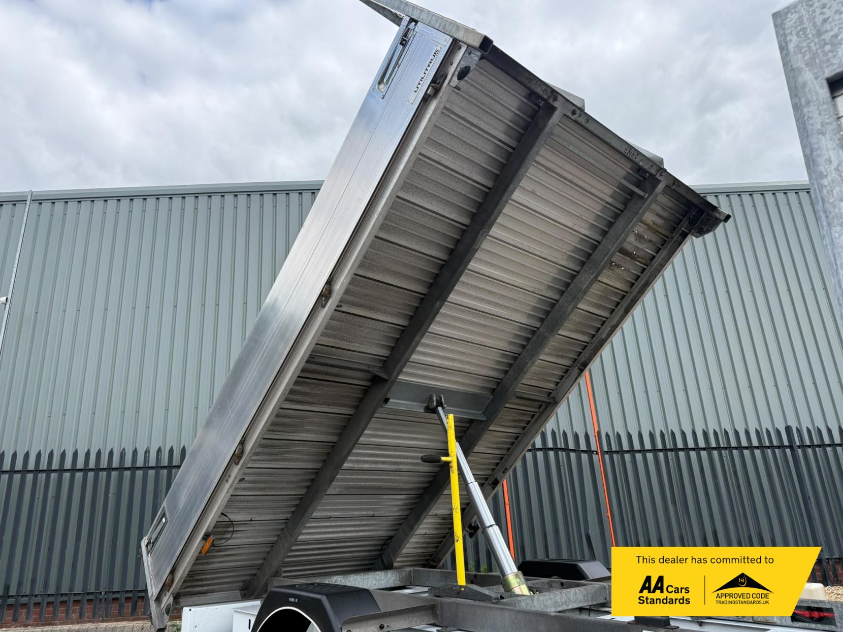 2020 Renault Master 2.3 dCi 35 Business Tipper 2dr Diesel Manual FWD LWB Euro 6 (Aluminium, Tool Box) (135 ps) - Thumbnail 12