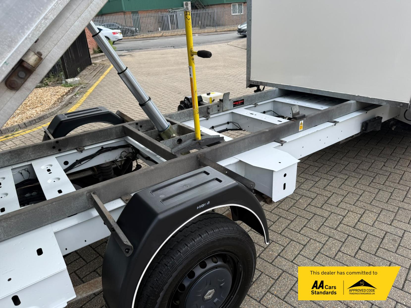 2020 Renault Master 2.3 dCi 35 Business Tipper 2dr Diesel Manual FWD LWB Euro 6 (Aluminium, Tool Box) (135 ps) - Thumbnail 17