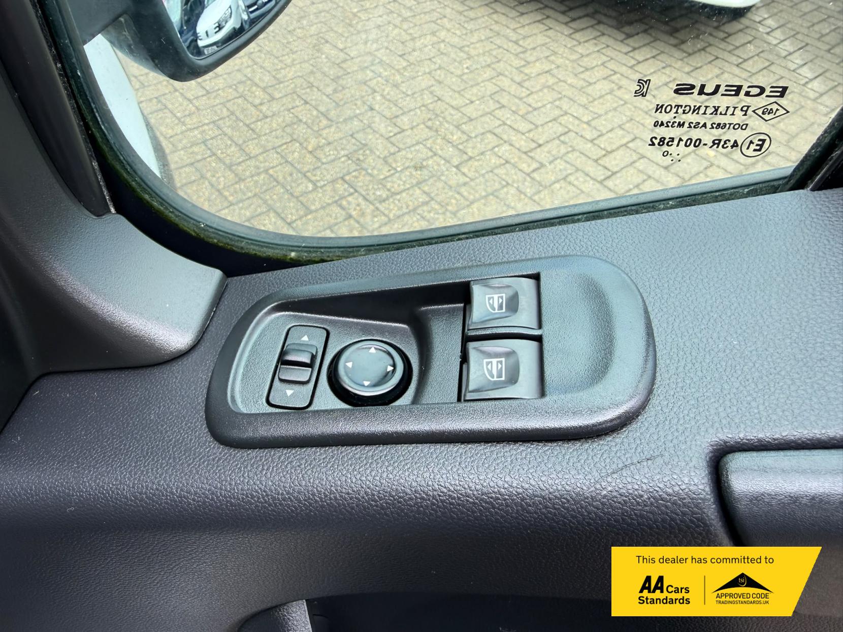 2020 Renault Master 2.3 dCi 35 Business Tipper 2dr Diesel Manual FWD LWB Euro 6 (Aluminium, Tool Box) (135 ps) - Thumbnail 56