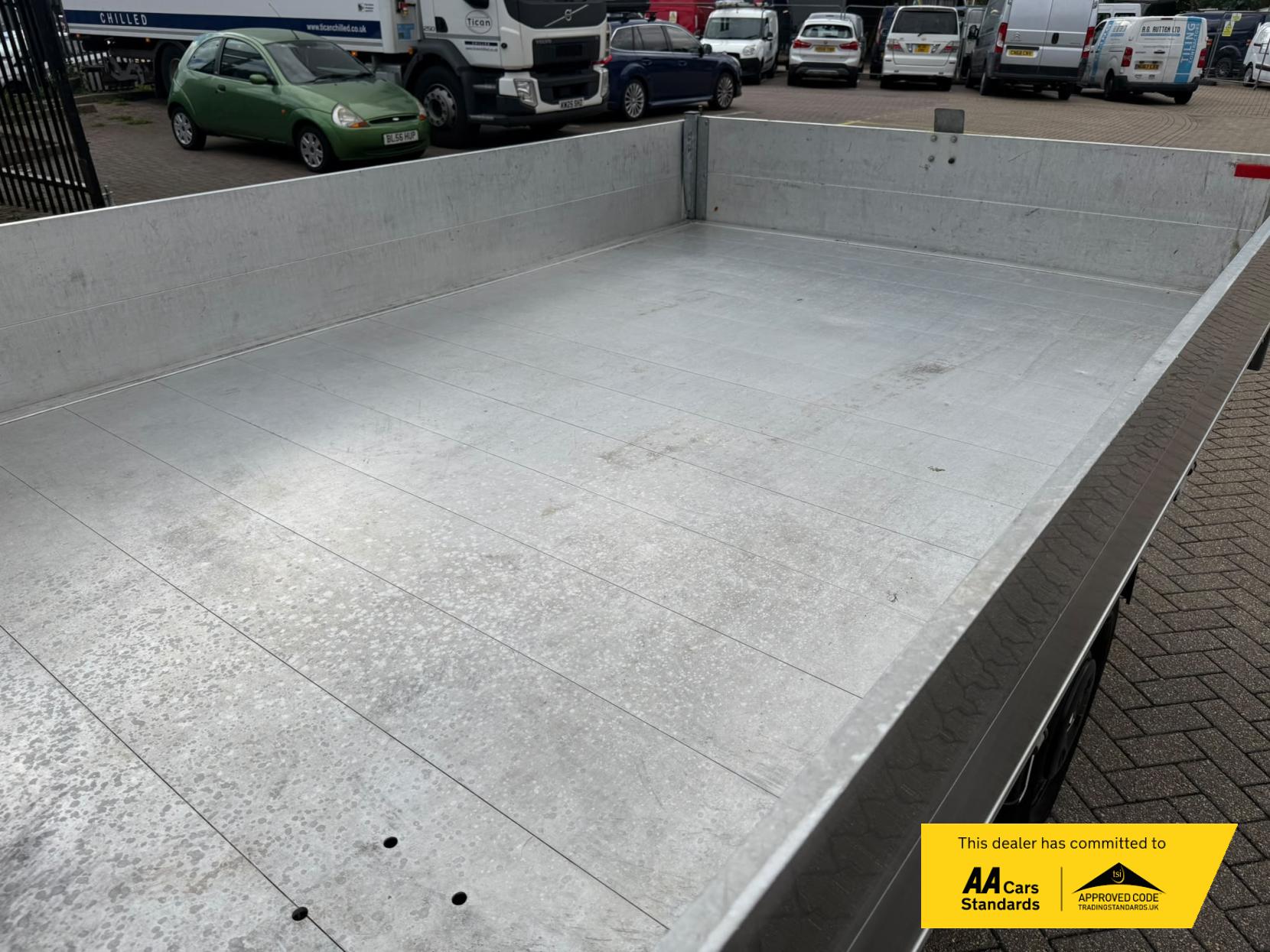 2020 Renault Master 2.3 dCi 35 Business Tipper 2dr Diesel Manual FWD LWB Euro 6 (Aluminium, Tool Box) (135 ps) - Thumbnail 24