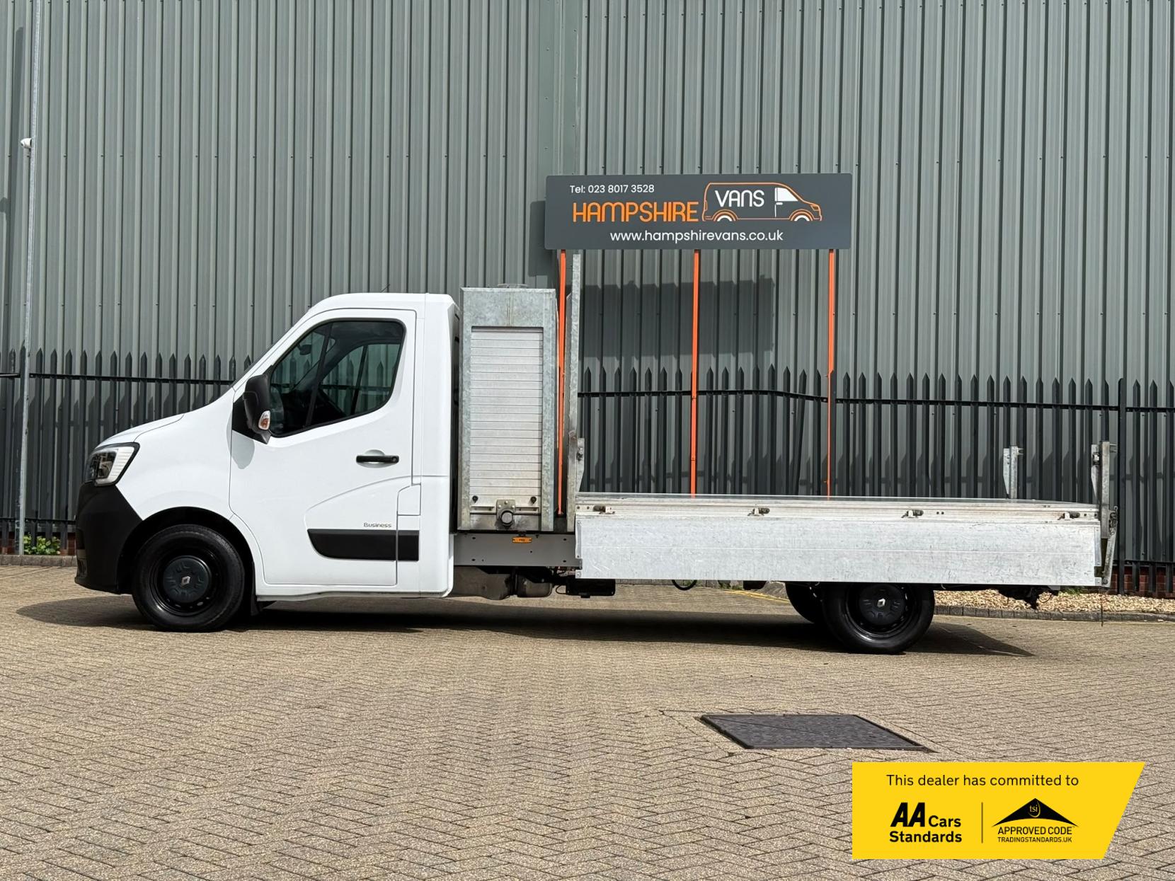 2020 Renault Master 2.3 dCi 35 Business Tipper 2dr Diesel Manual FWD LWB Euro 6 (Aluminium, Tool Box) (135 ps) - Thumbnail 10