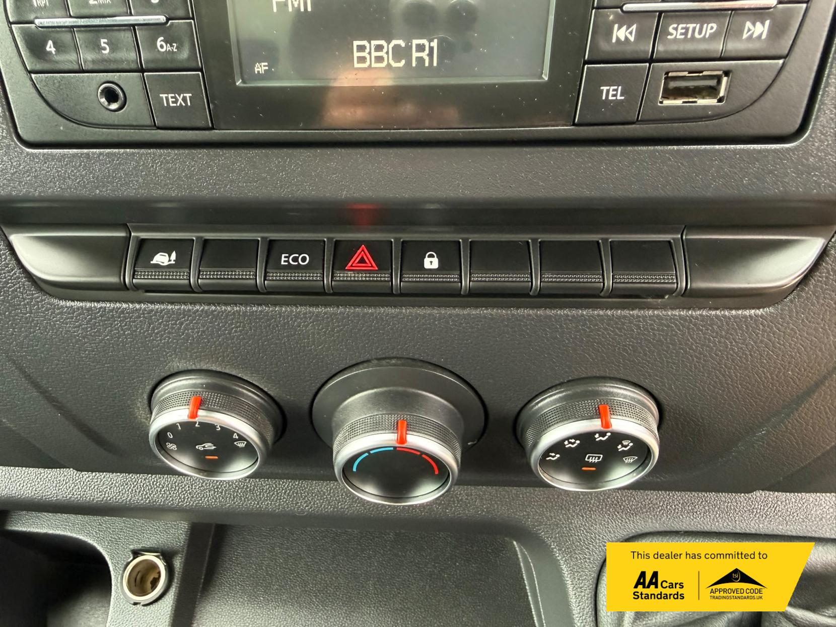 2020 Renault Master 2.3 dCi 35 Business Tipper 2dr Diesel Manual FWD LWB Euro 6 (Aluminium, Tool Box) (135 ps) - Thumbnail 44