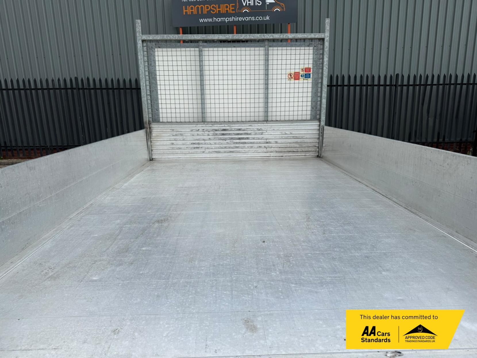 2020 Renault Master 2.3 dCi 35 Business Tipper 2dr Diesel Manual FWD LWB Euro 6 (Aluminium, Tool Box) (135 ps) - Thumbnail 22