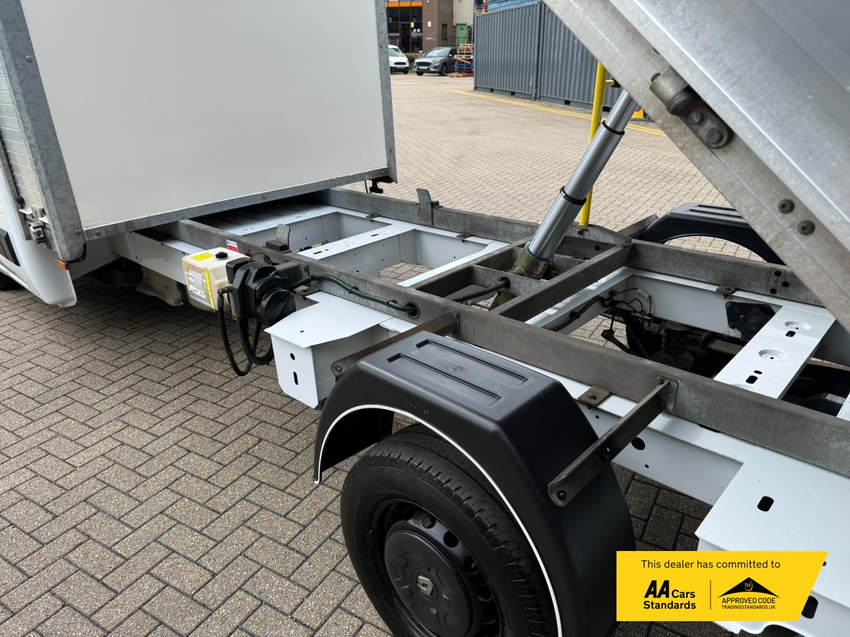 2020 Renault Master 2.3 dCi 35 Business Tipper 2dr Diesel Manual FWD LWB Euro 6 (Aluminium, Tool Box) (135 ps) - Thumbnail 14