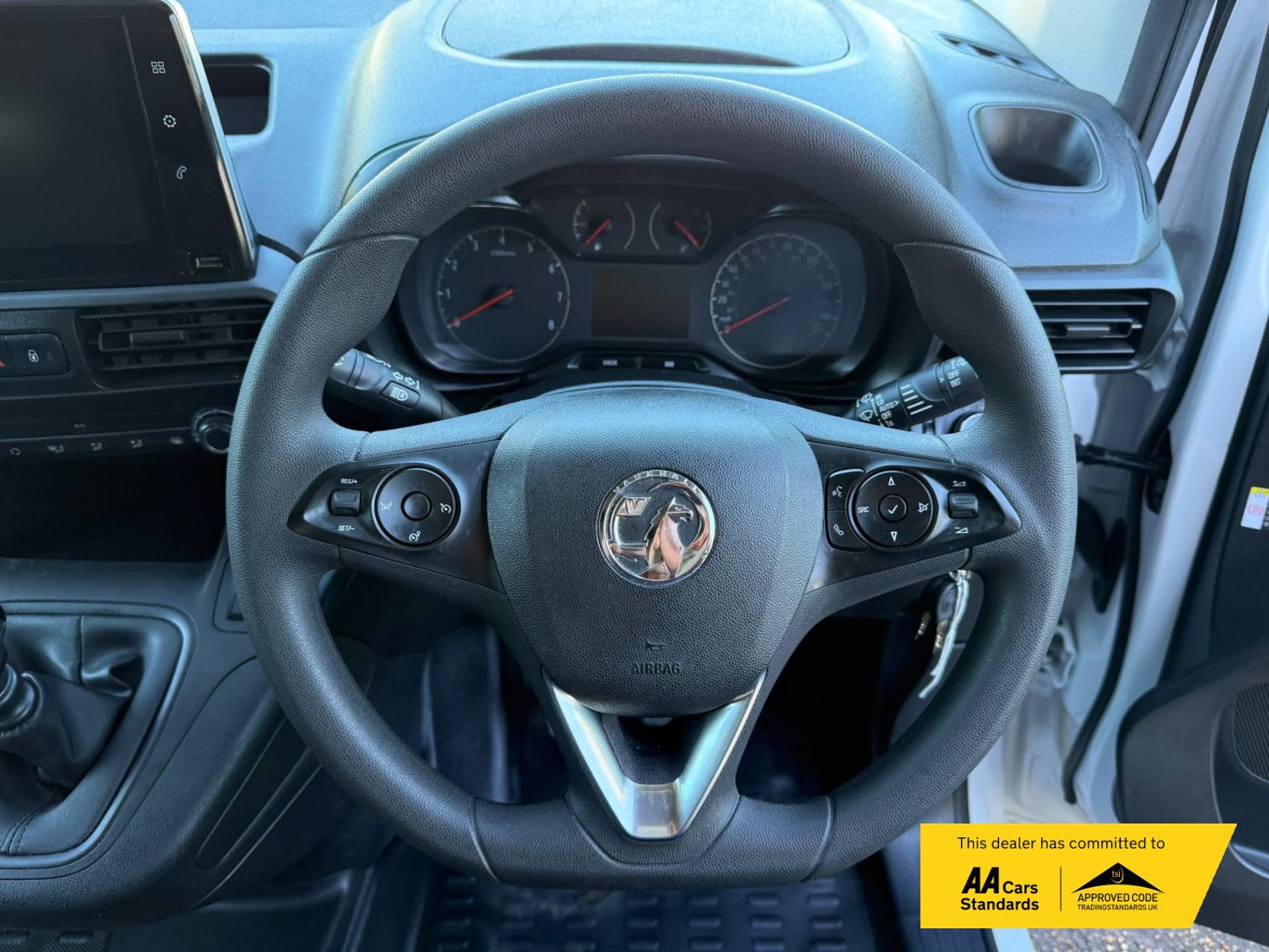 2023 Vauxhall Combo 1.5 Turbo D 2300 Pro Panel Van 5dr Diesel Manual L1 H1 Euro 6 (s/s) (100 ps) - Thumbnail 45