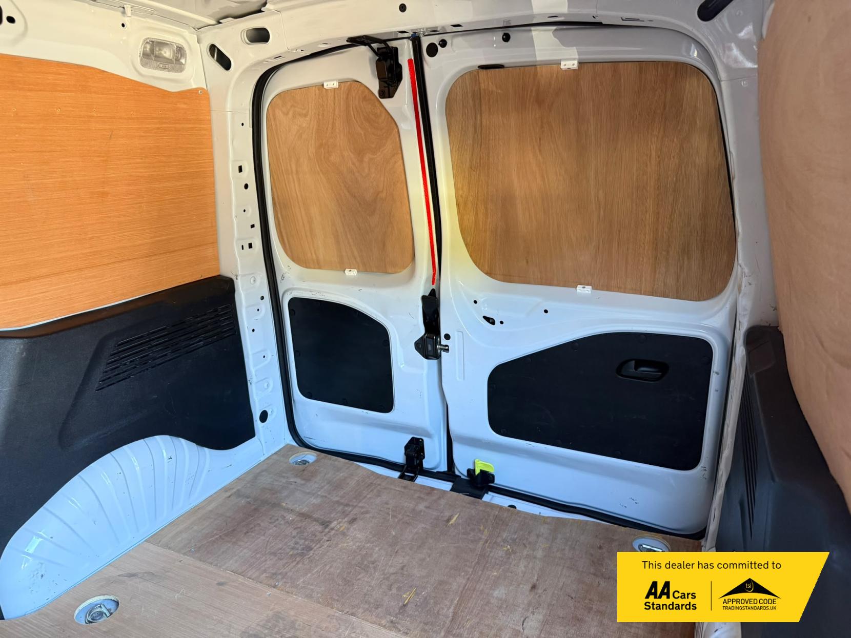 2023 Vauxhall Combo 1.5 Turbo D 2300 Pro Panel Van 5dr Diesel Manual L1 H1 Euro 6 (s/s) (100 ps) - Thumbnail 18