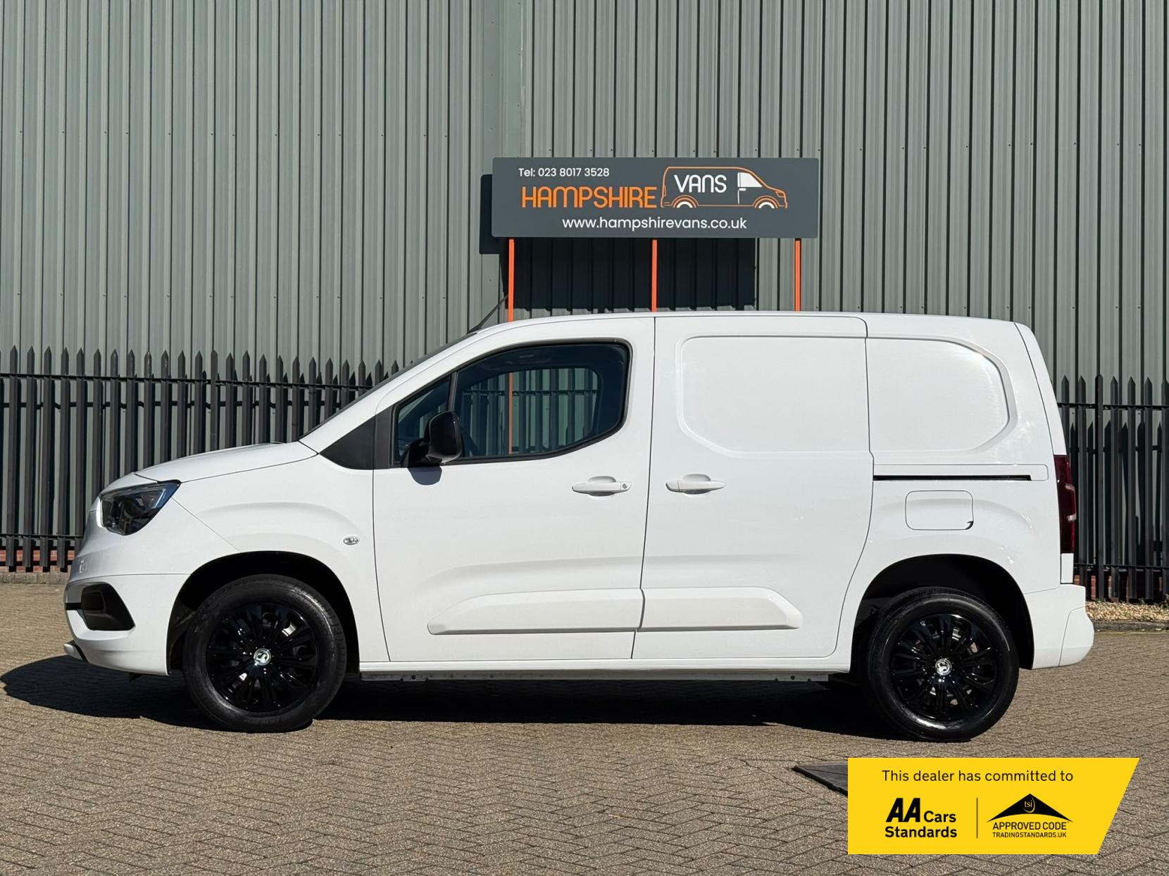2023 Vauxhall Combo 1.5 Turbo D 2300 Pro Panel Van 5dr Diesel Manual L1 H1 Euro 6 (s/s) (100 ps) - Thumbnail 6