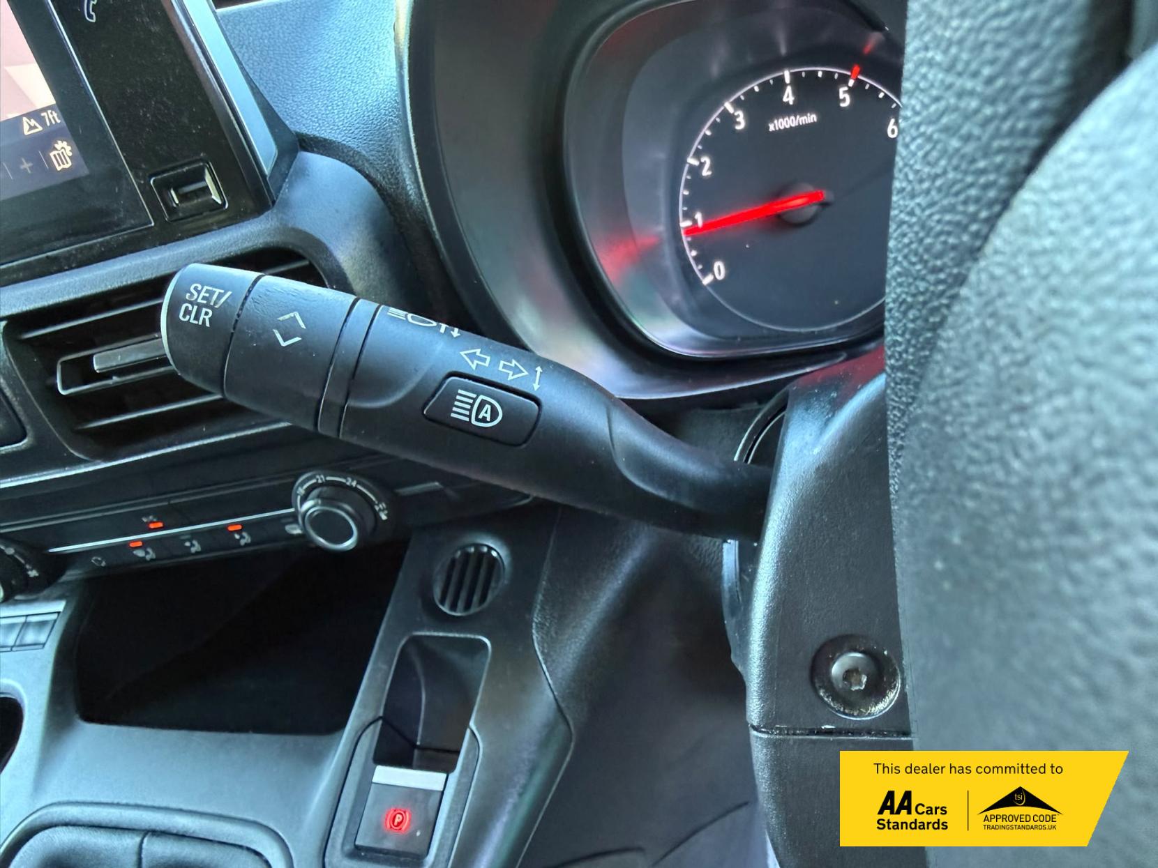 2023 Vauxhall Combo 1.5 Turbo D 2300 Pro Panel Van 5dr Diesel Manual L1 H1 Euro 6 (s/s) (100 ps) - Thumbnail 43