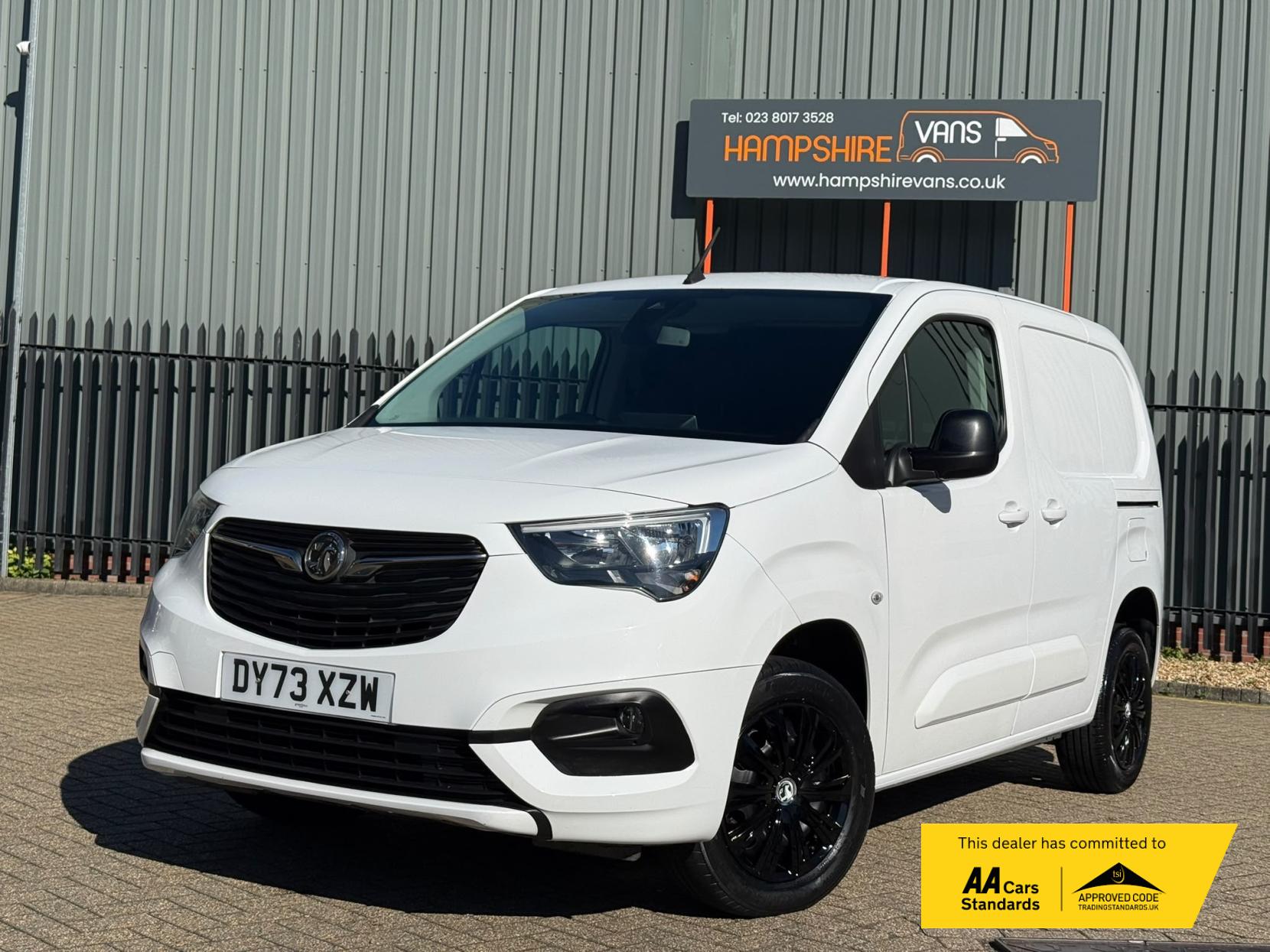 2023 Vauxhall Combo 1.5 Turbo D 2300 Pro Panel Van 5dr Diesel Manual L1 H1 Euro 6 (s/s) (100 ps) - Thumbnail 2