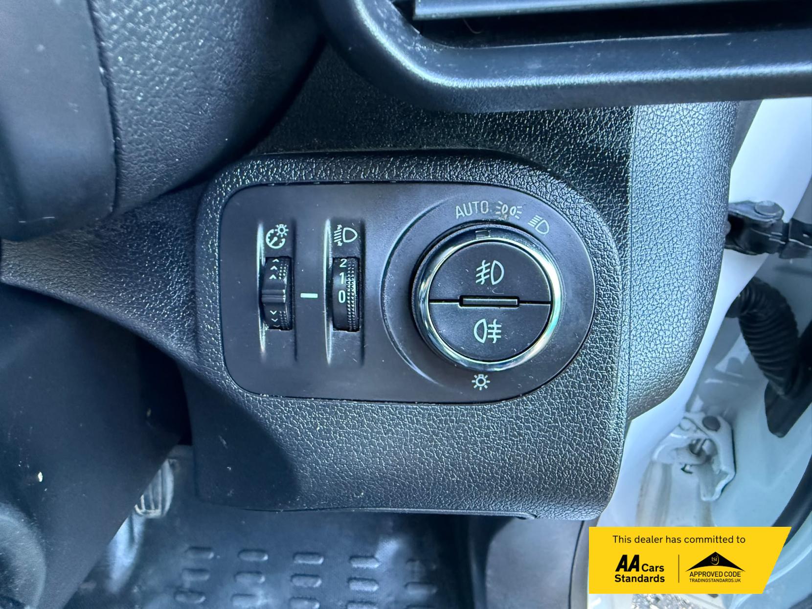2023 Vauxhall Combo 1.5 Turbo D 2300 Pro Panel Van 5dr Diesel Manual L1 H1 Euro 6 (s/s) (100 ps) - Thumbnail 52