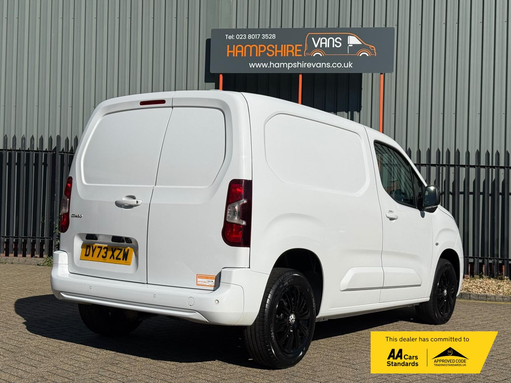 2023 Vauxhall Combo 1.5 Turbo D 2300 Pro Panel Van 5dr Diesel Manual L1 H1 Euro 6 (s/s) (100 ps) - Thumbnail 3