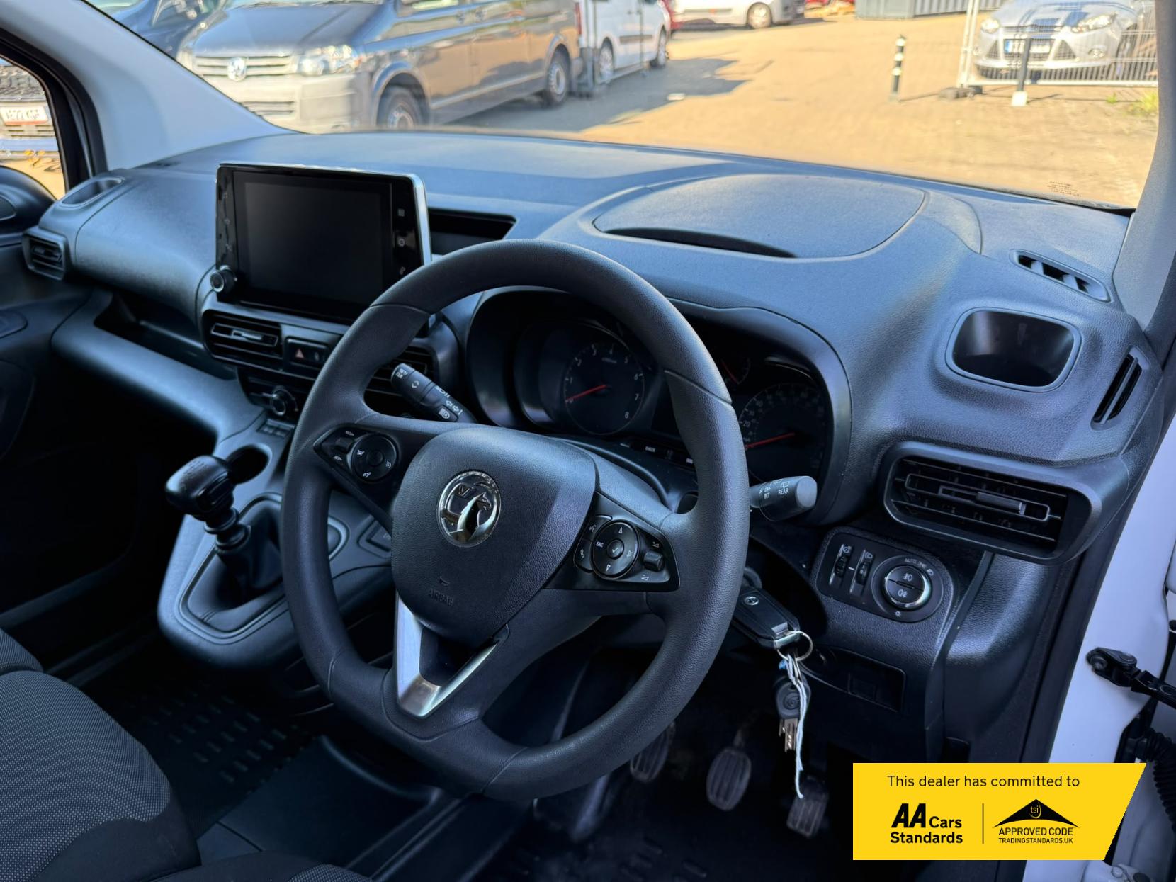 2023 Vauxhall Combo 1.5 Turbo D 2300 Pro Panel Van 5dr Diesel Manual L1 H1 Euro 6 (s/s) (100 ps) - Thumbnail 50