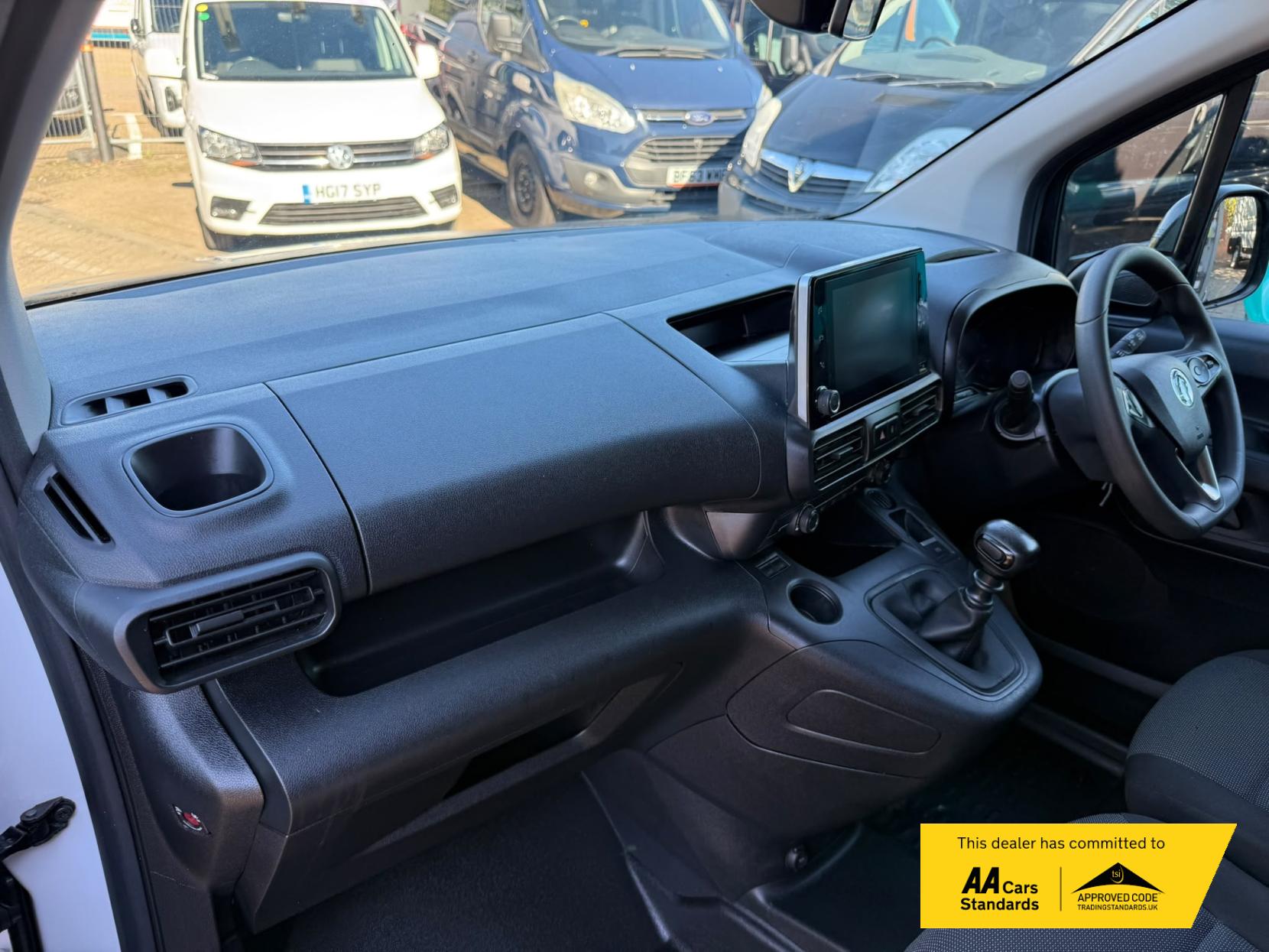 2023 Vauxhall Combo 1.5 Turbo D 2300 Pro Panel Van 5dr Diesel Manual L1 H1 Euro 6 (s/s) (100 ps) - Thumbnail 30