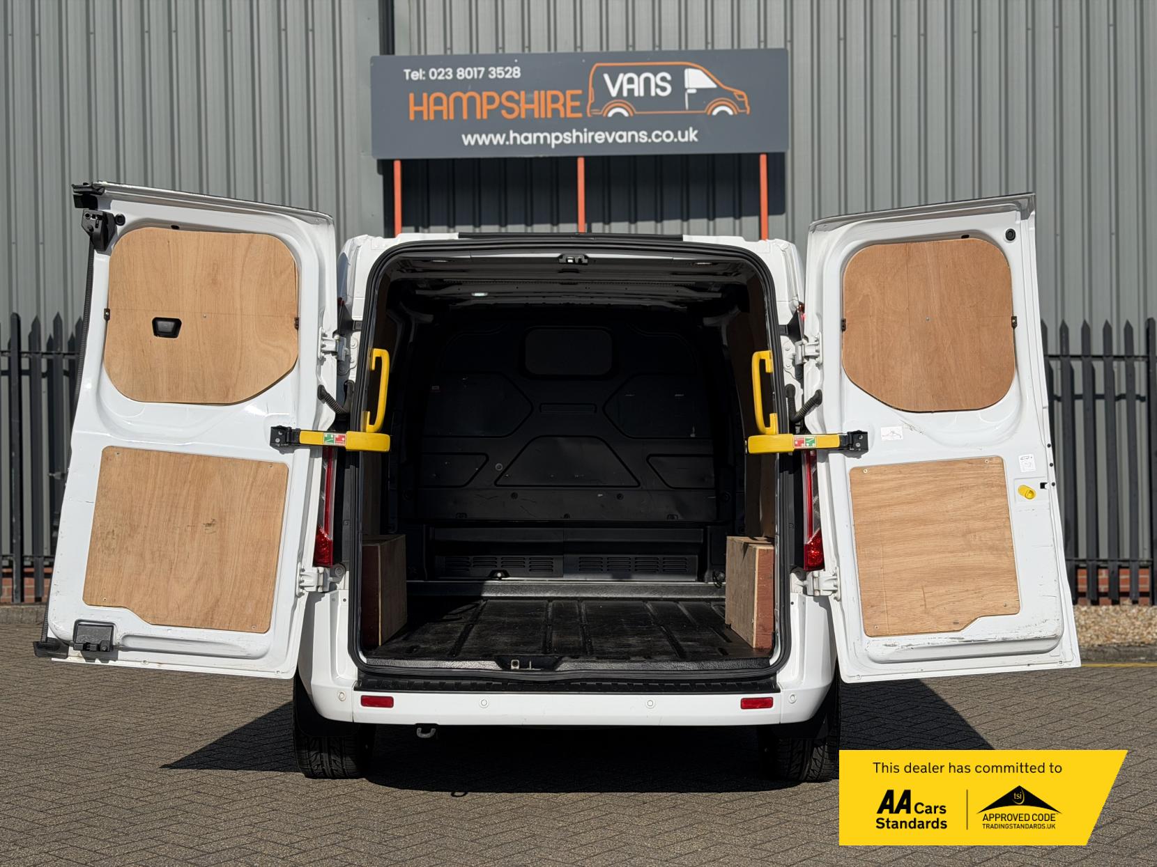 Ford Transit Custom 2.0 300 EcoBlue Limited Panel Van 5dr Diesel Manual L1 H1 Euro 6 (s/s) (130 ps)