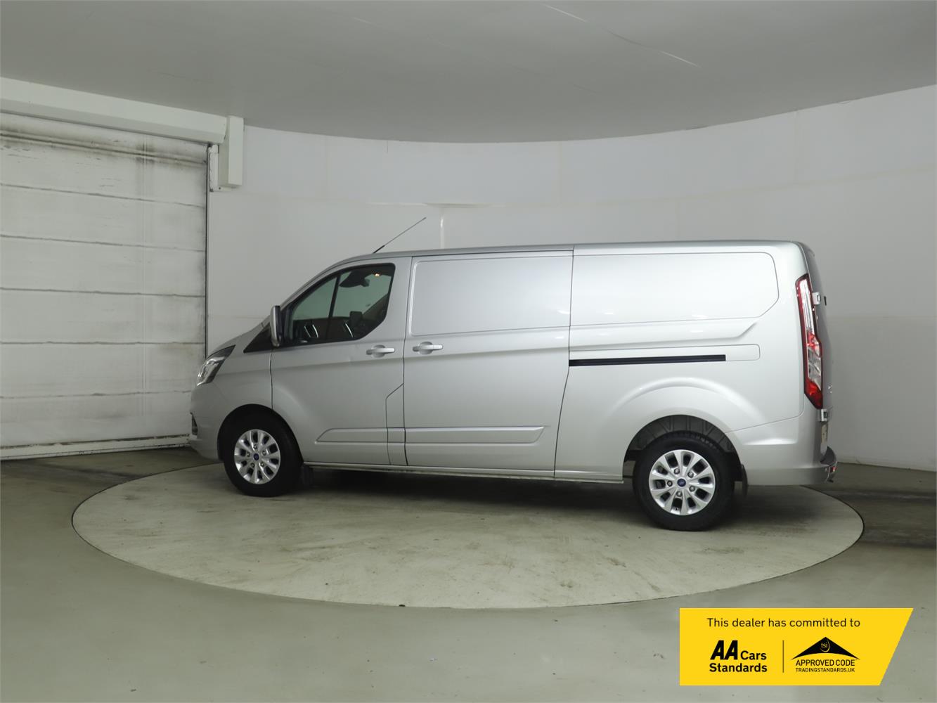 2023 Ford Transit Custom 2.0 300 EcoBlue Limited Panel Van 5dr Diesel Manual L2 H1 Euro 6 (s/s) (130 ps) - Thumbnail 3
