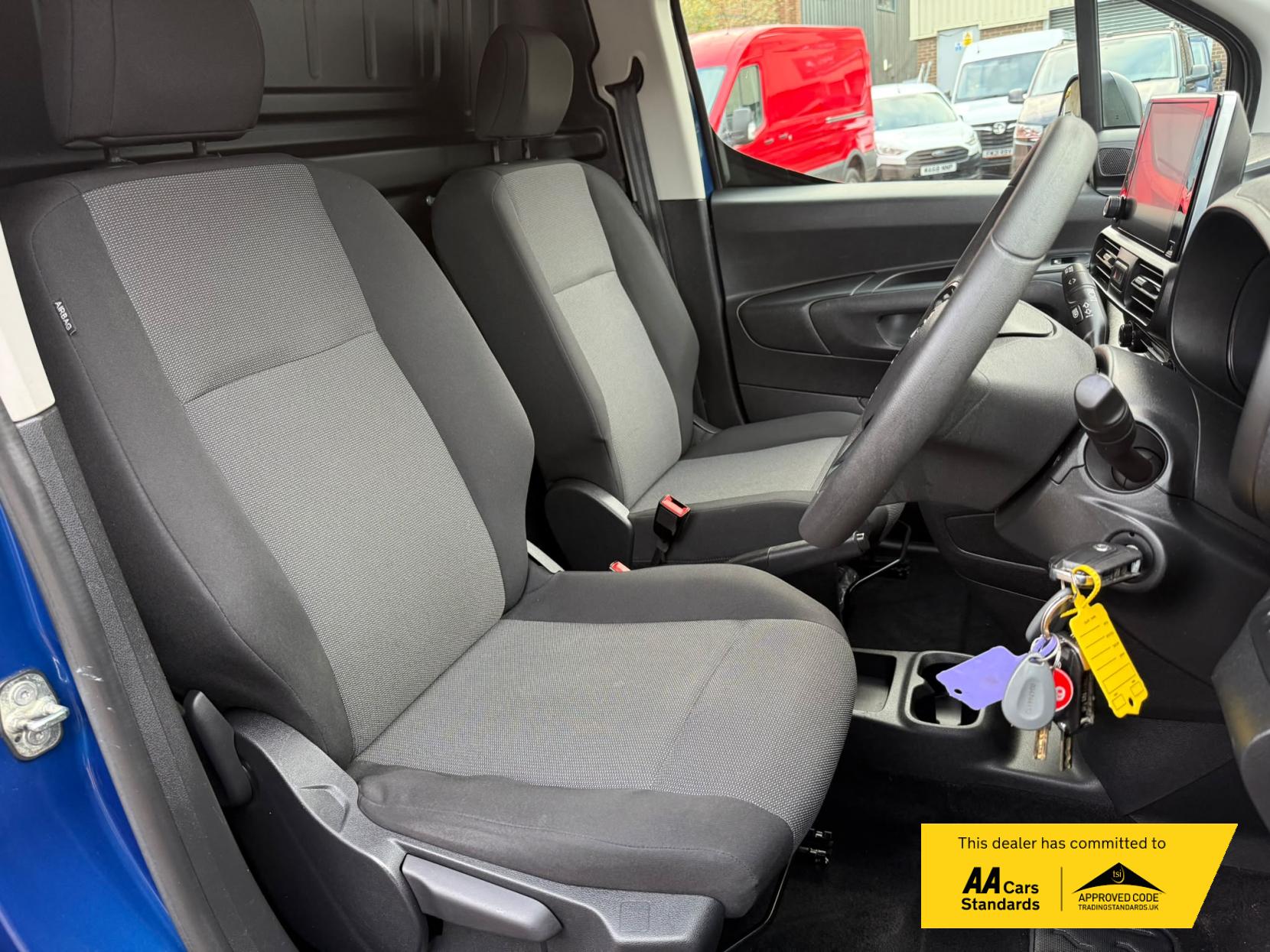 2020 Vauxhall Combo 1.5 Turbo D 2000 Sportive Panel Van 4dr Diesel Manual L1 H1 Euro 6 (s/s) (100 ps) - Thumbnail 22