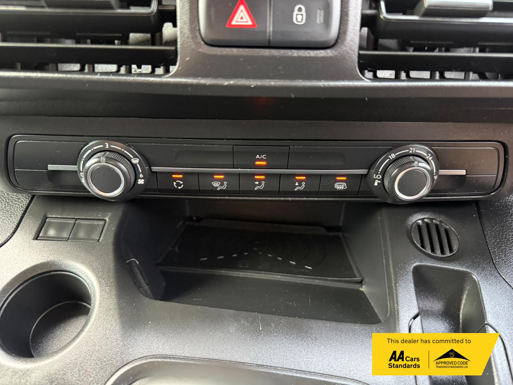 2020 Vauxhall Combo 1.5 Turbo D 2000 Sportive Panel Van 4dr Diesel Manual L1 H1 Euro 6 (s/s) (100 ps) - Thumbnail 35