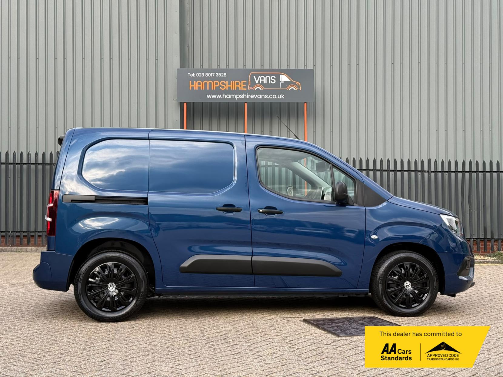 2020 Vauxhall Combo 1.5 Turbo D 2000 Sportive Panel Van 4dr Diesel Manual L1 H1 Euro 6 (s/s) (100 ps) - Thumbnail 5