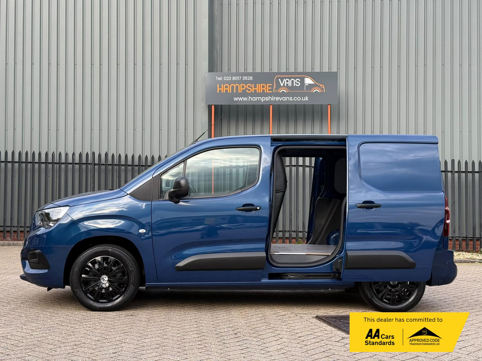 2020 Vauxhall Combo 1.5 Turbo D 2000 Sportive Panel Van 4dr Diesel Manual L1 H1 Euro 6 (s/s) (100 ps) - Thumbnail 7