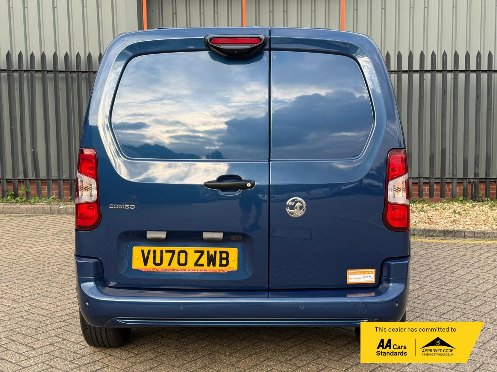 2020 Vauxhall Combo 1.5 Turbo D 2000 Sportive Panel Van 4dr Diesel Manual L1 H1 Euro 6 (s/s) (100 ps) - Thumbnail 9