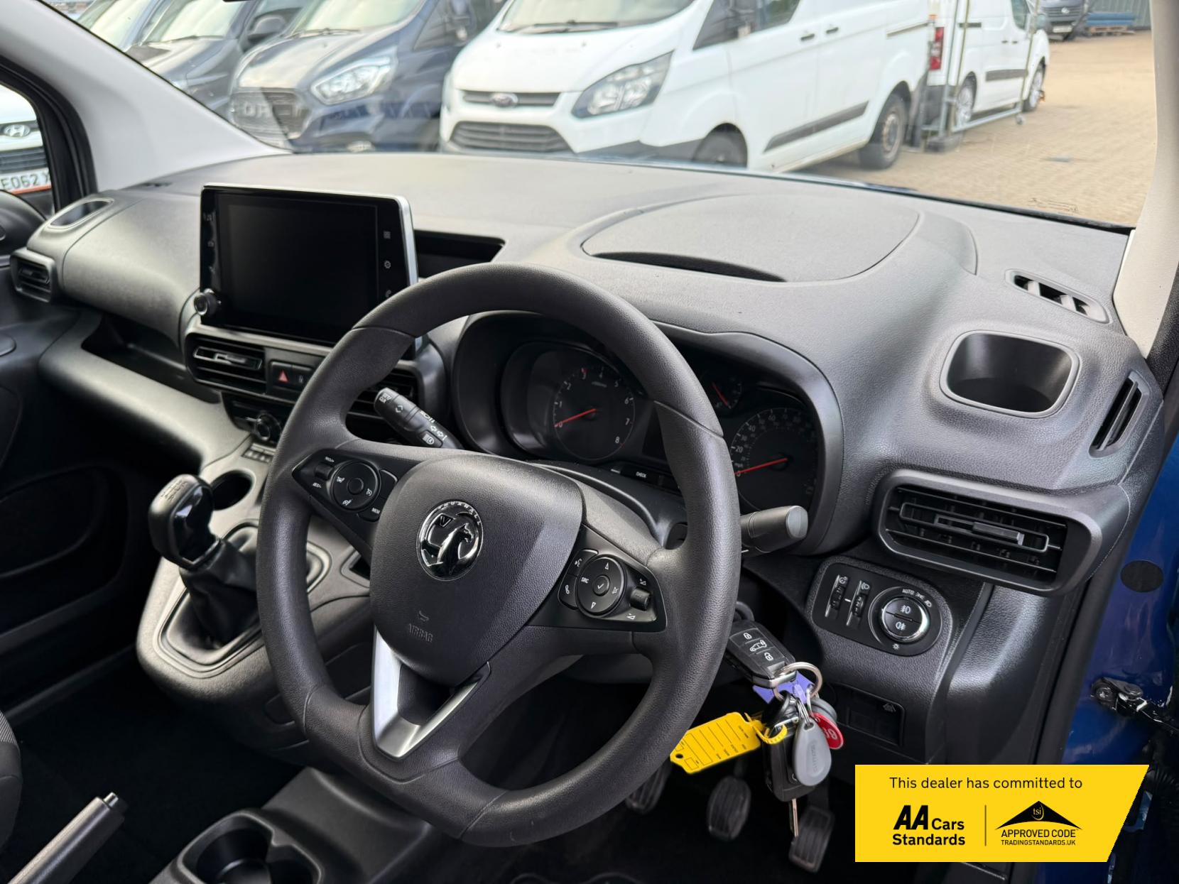 2020 Vauxhall Combo 1.5 Turbo D 2000 Sportive Panel Van 4dr Diesel Manual L1 H1 Euro 6 (s/s) (100 ps) - Thumbnail 53