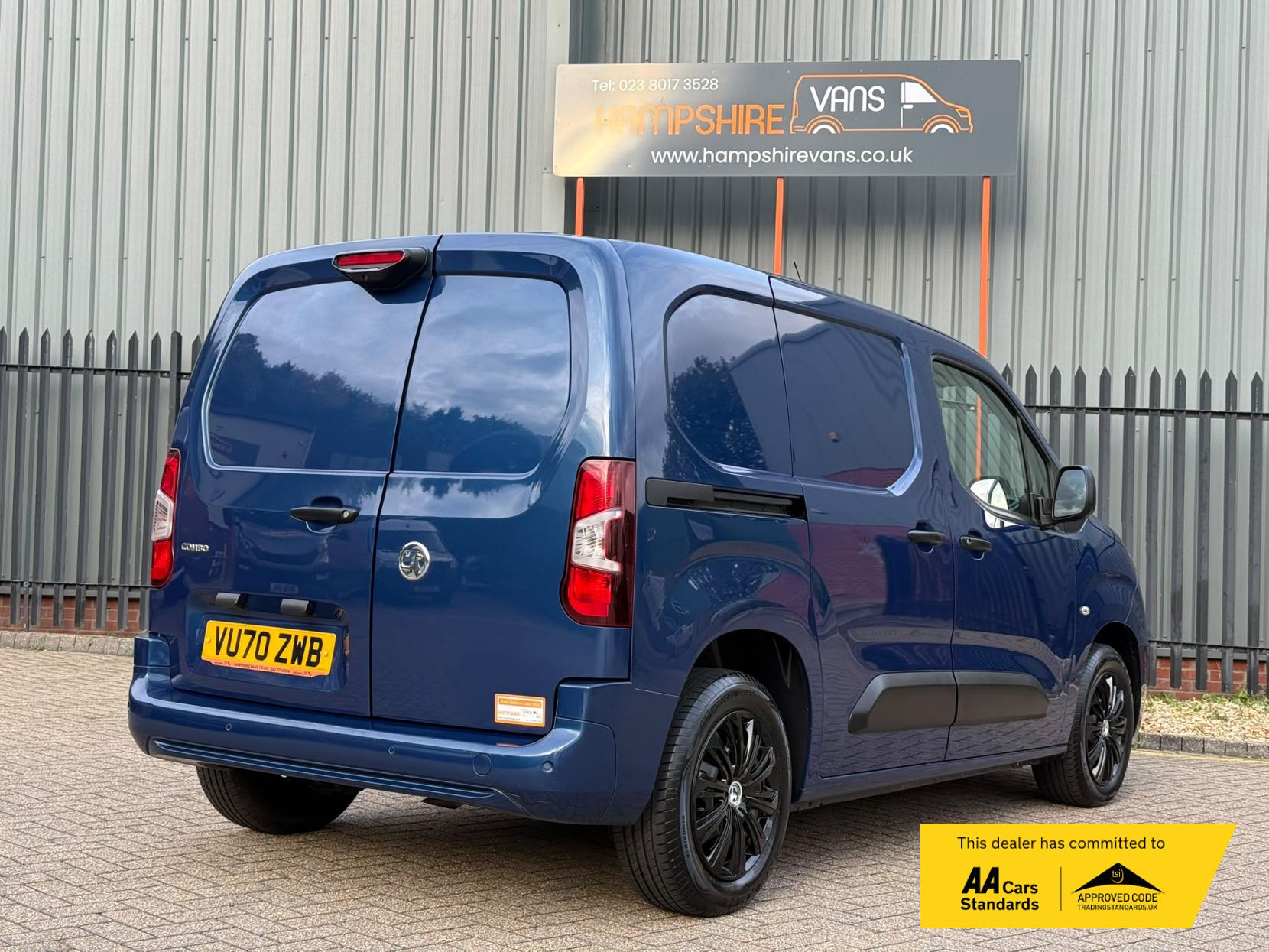 2020 Vauxhall Combo 1.5 Turbo D 2000 Sportive Panel Van 4dr Diesel Manual L1 H1 Euro 6 (s/s) (100 ps) - Thumbnail 3
