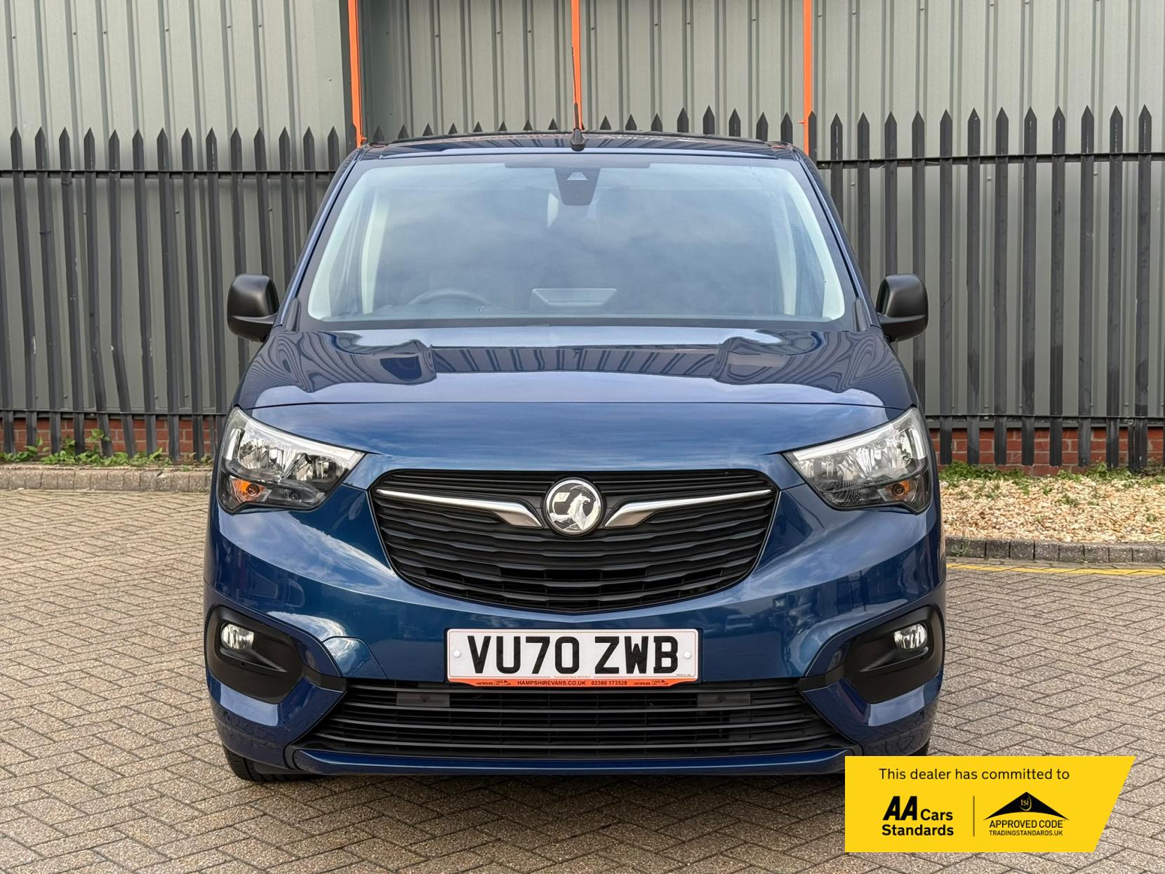 2020 Vauxhall Combo 1.5 Turbo D 2000 Sportive Panel Van 4dr Diesel Manual L1 H1 Euro 6 (s/s) (100 ps) - Thumbnail 8