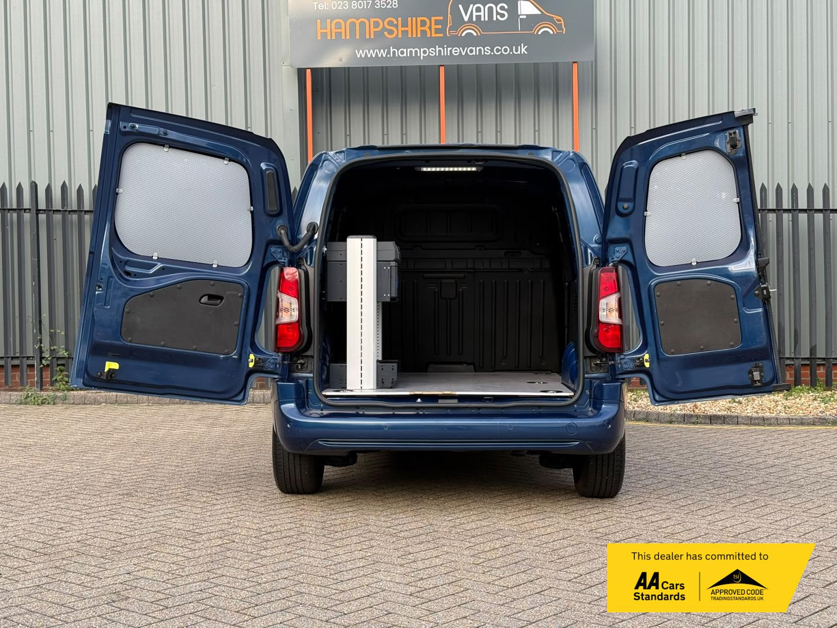 2020 Vauxhall Combo 1.5 Turbo D 2000 Sportive Panel Van 4dr Diesel Manual L1 H1 Euro 6 (s/s) (100 ps) - Thumbnail 10