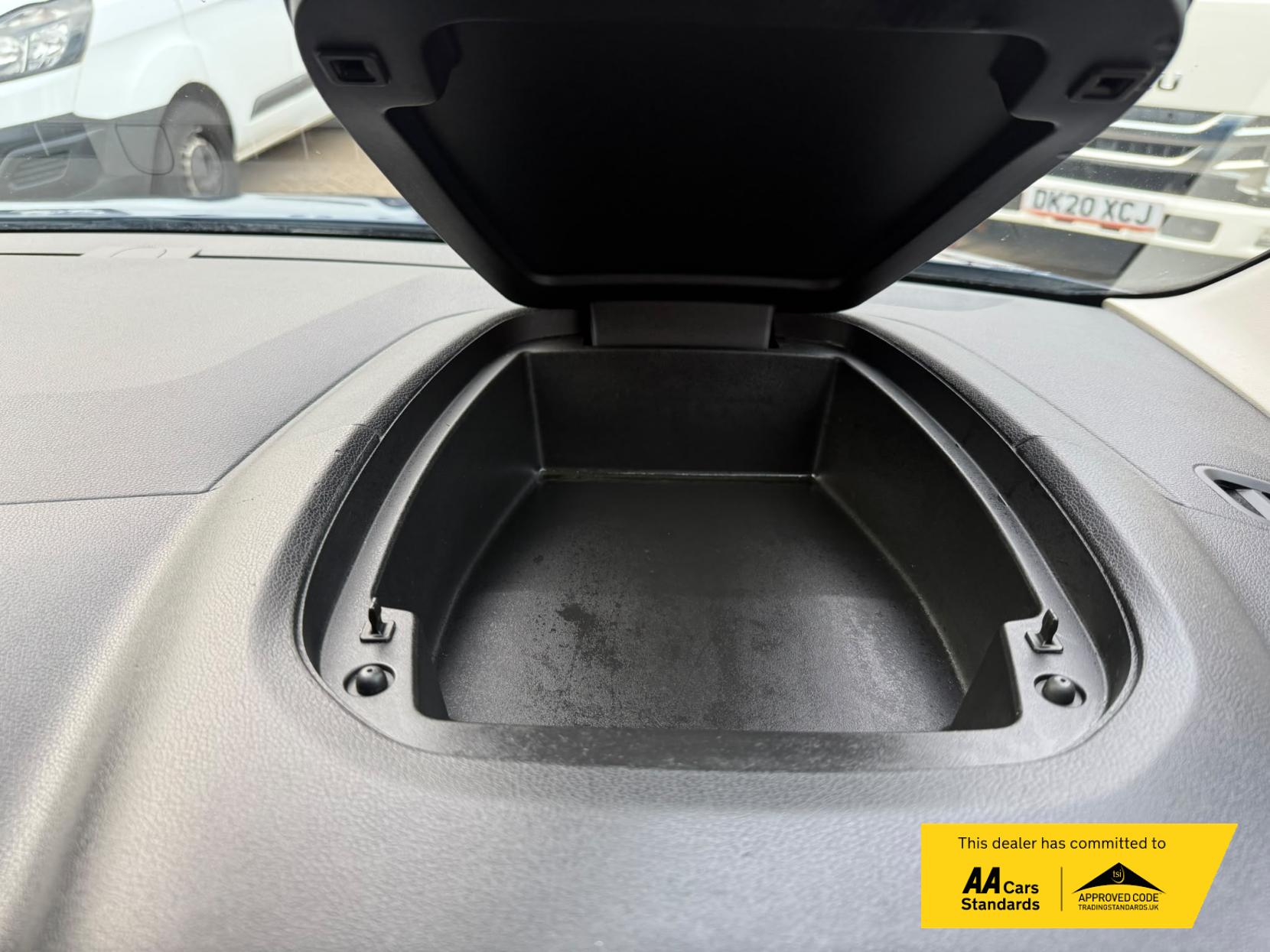 2020 Vauxhall Combo 1.5 Turbo D 2000 Sportive Panel Van 4dr Diesel Manual L1 H1 Euro 6 (s/s) (100 ps) - Thumbnail 50